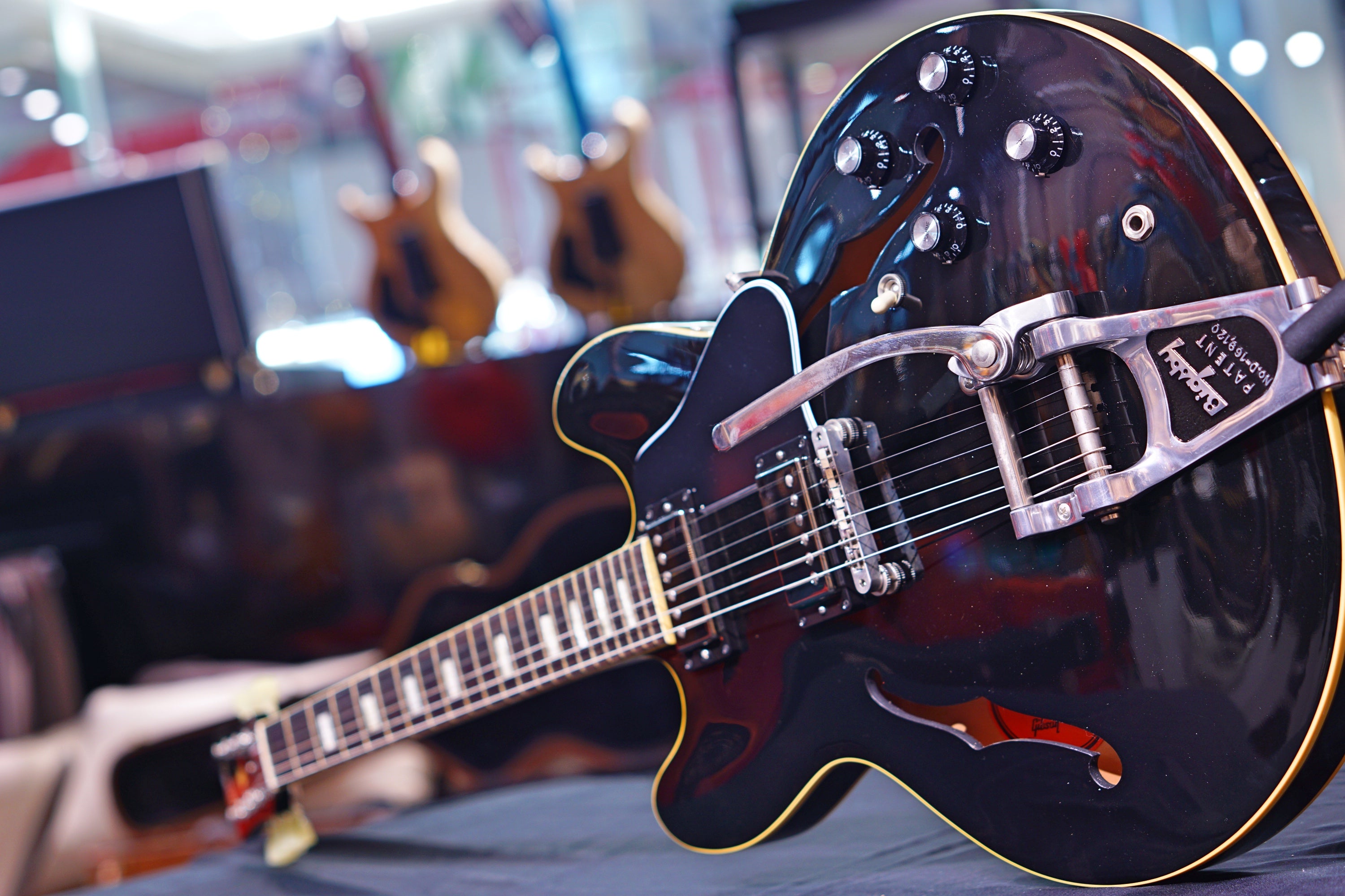 Gibson ES-330L Humbucker ARLD15JDBNH1 50511 - HIENDGUITAR GIBSON GUITAR