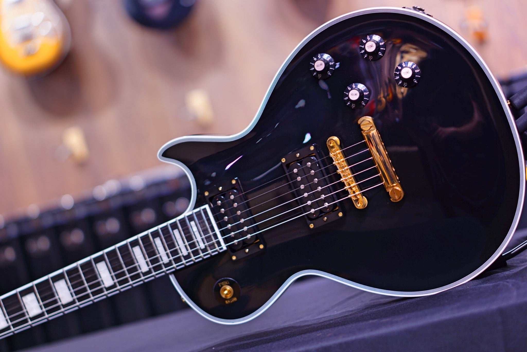 EDWARDS E-LPC ED2149468 - HIENDGUITAR EDWARDS GUITAR