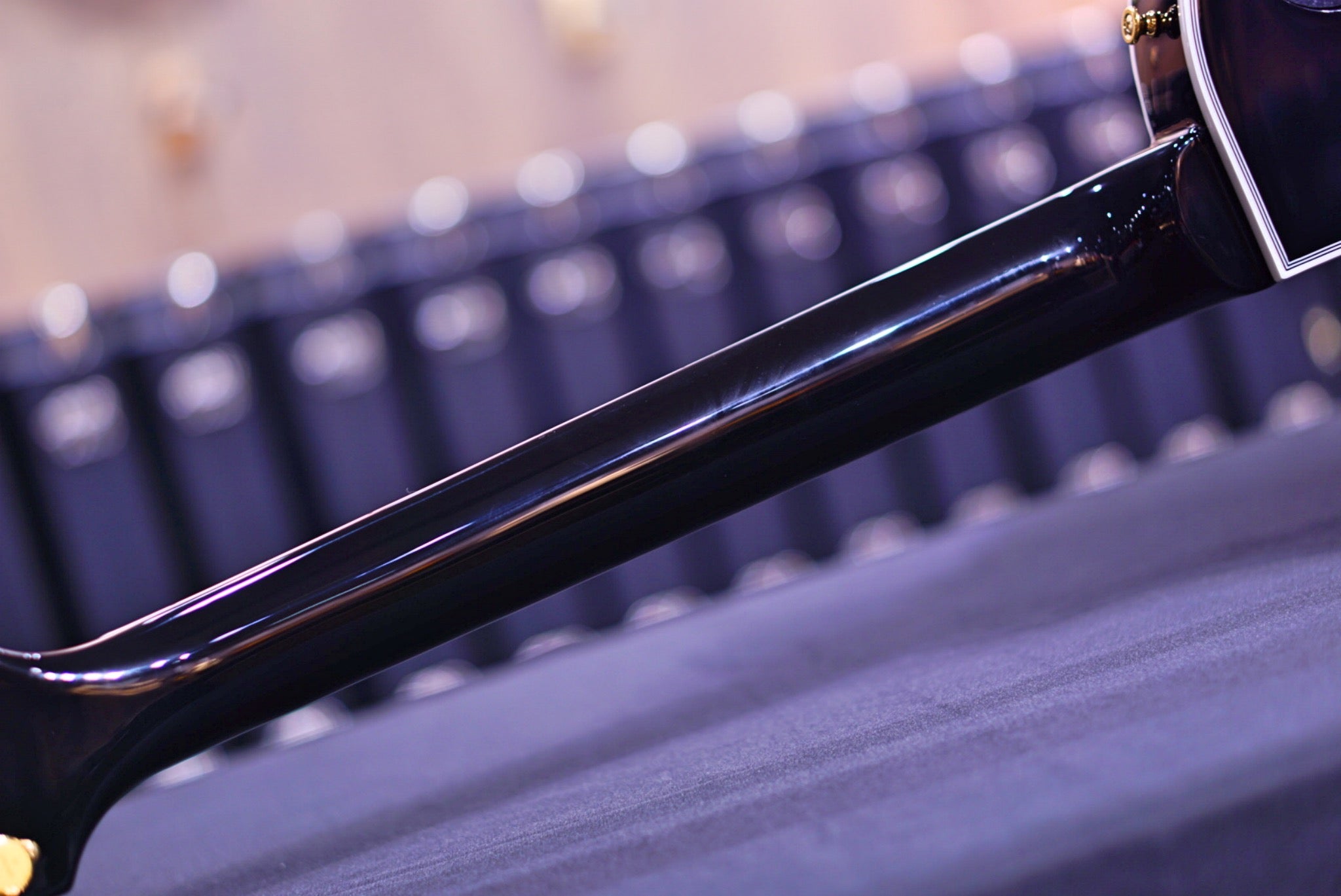 EDWARDS E-LPC ED2149468 - HIENDGUITAR EDWARDS GUITAR