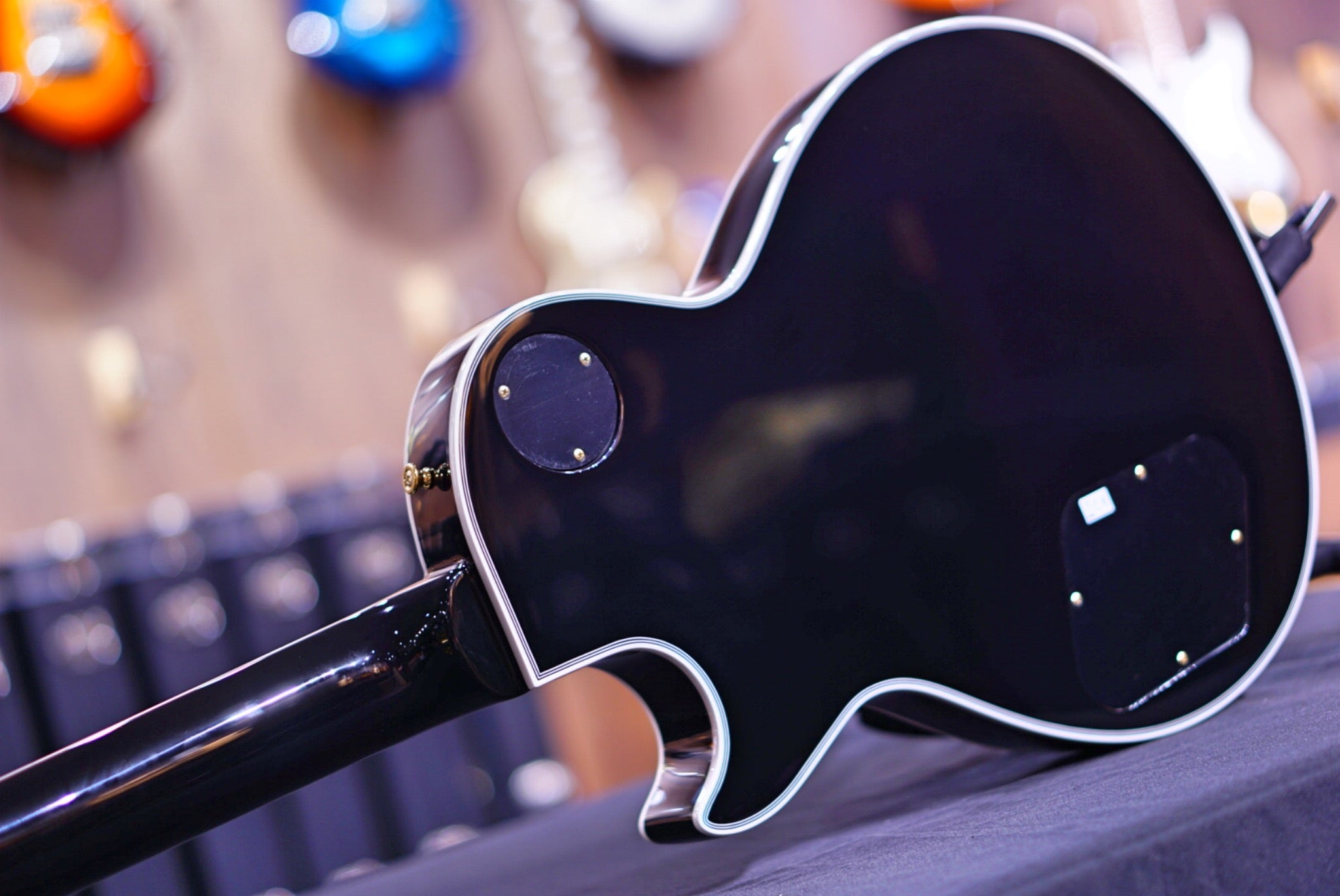 EDWARDS E-LPC ED2149468 - HIENDGUITAR EDWARDS GUITAR