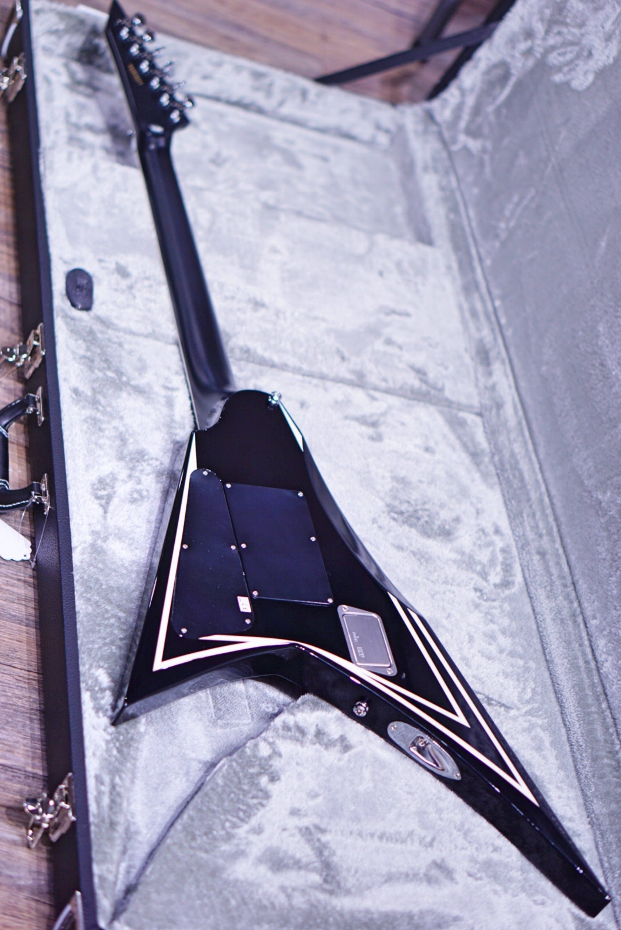 ESP E-II SV BLACK W WHITE STRIPE ES3035213 - HIENDGUITAR E-II GUITAR