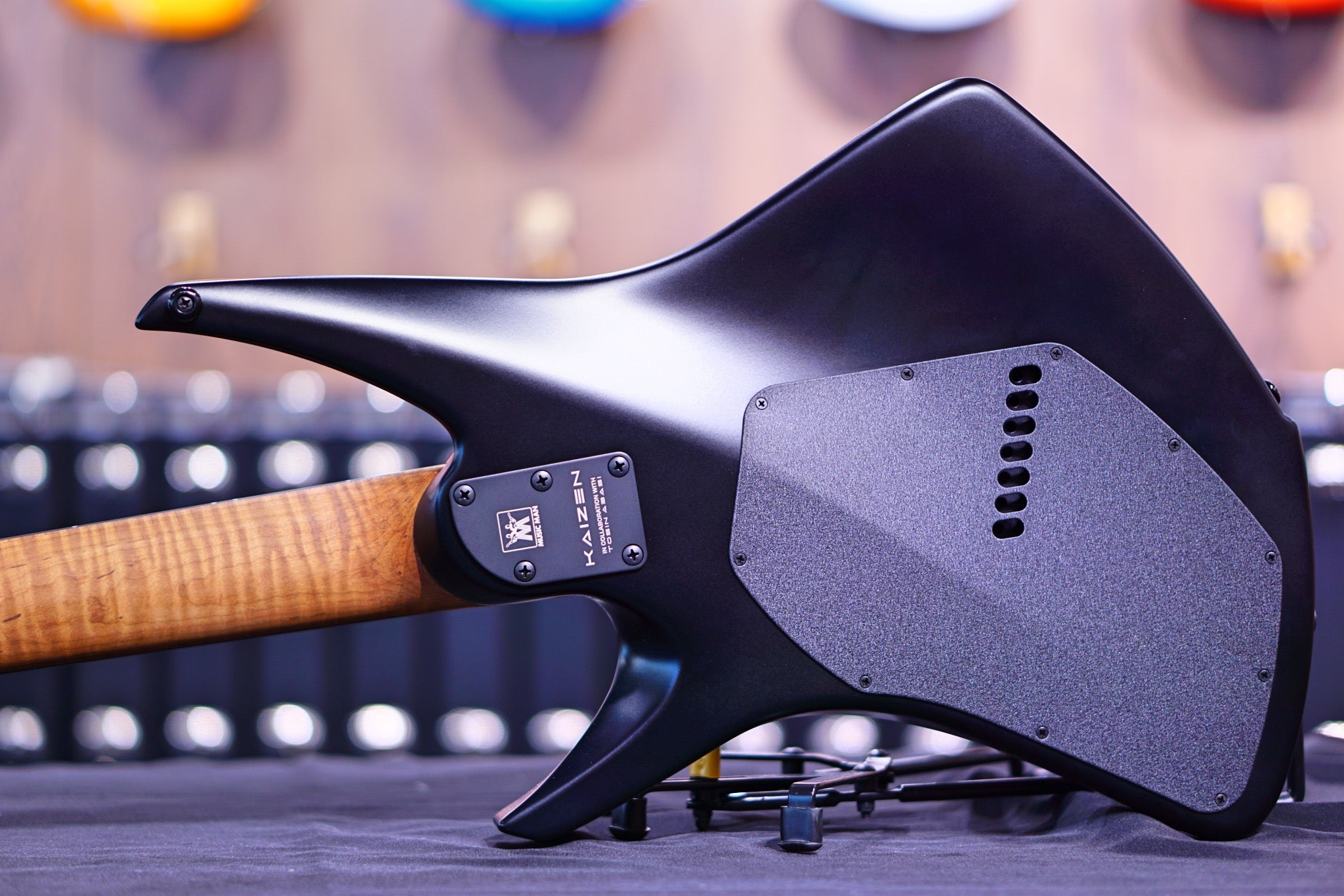 Ernie ball Musicman Kaizen 7 Spectraflare apollo black S08373 - HIENDGUITAR Musicman GUITAR