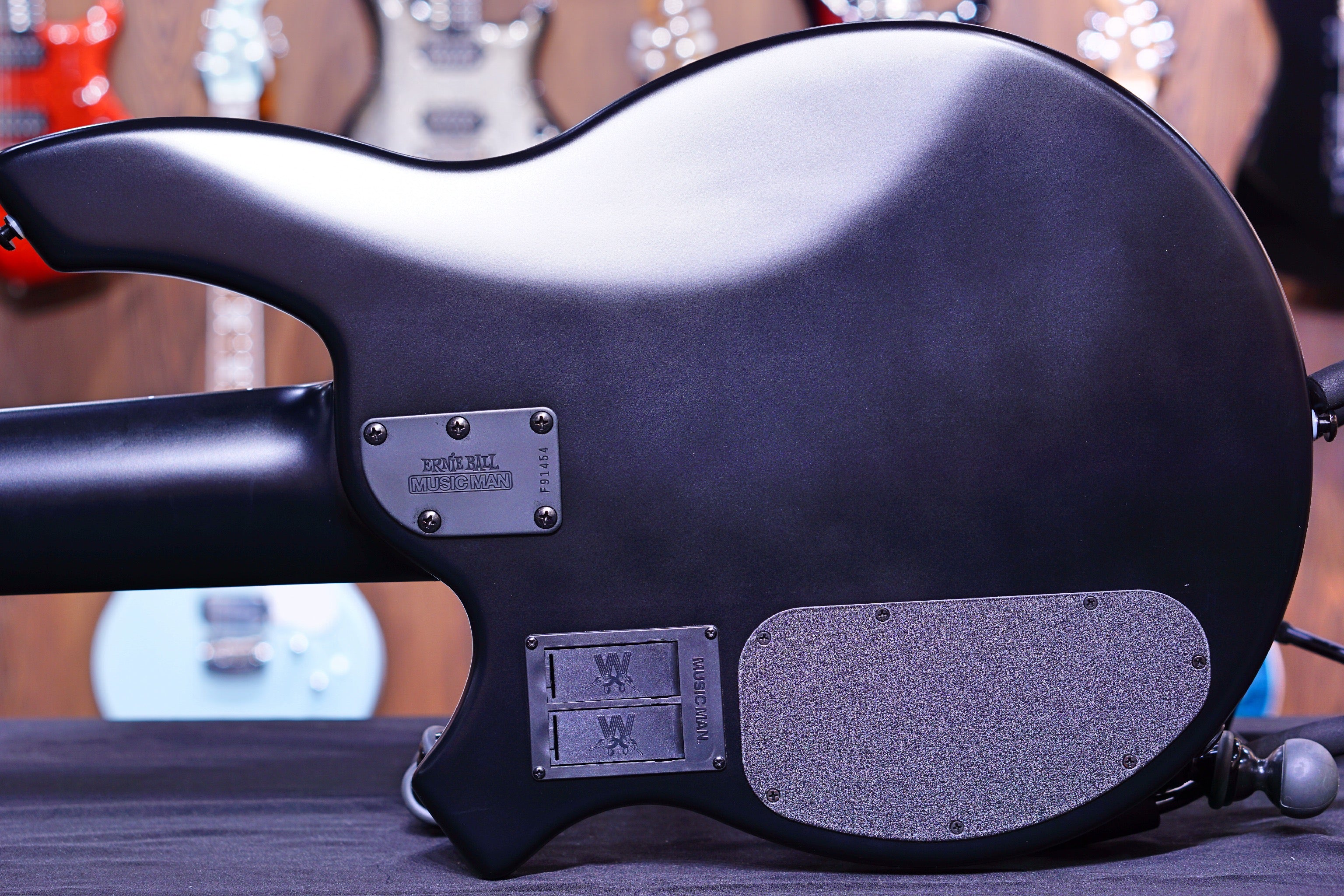 Ernie Ball Music Man Bongo 6 Bass Guitar - Stealth black F91454 - HIENDGUITAR Musicman bass