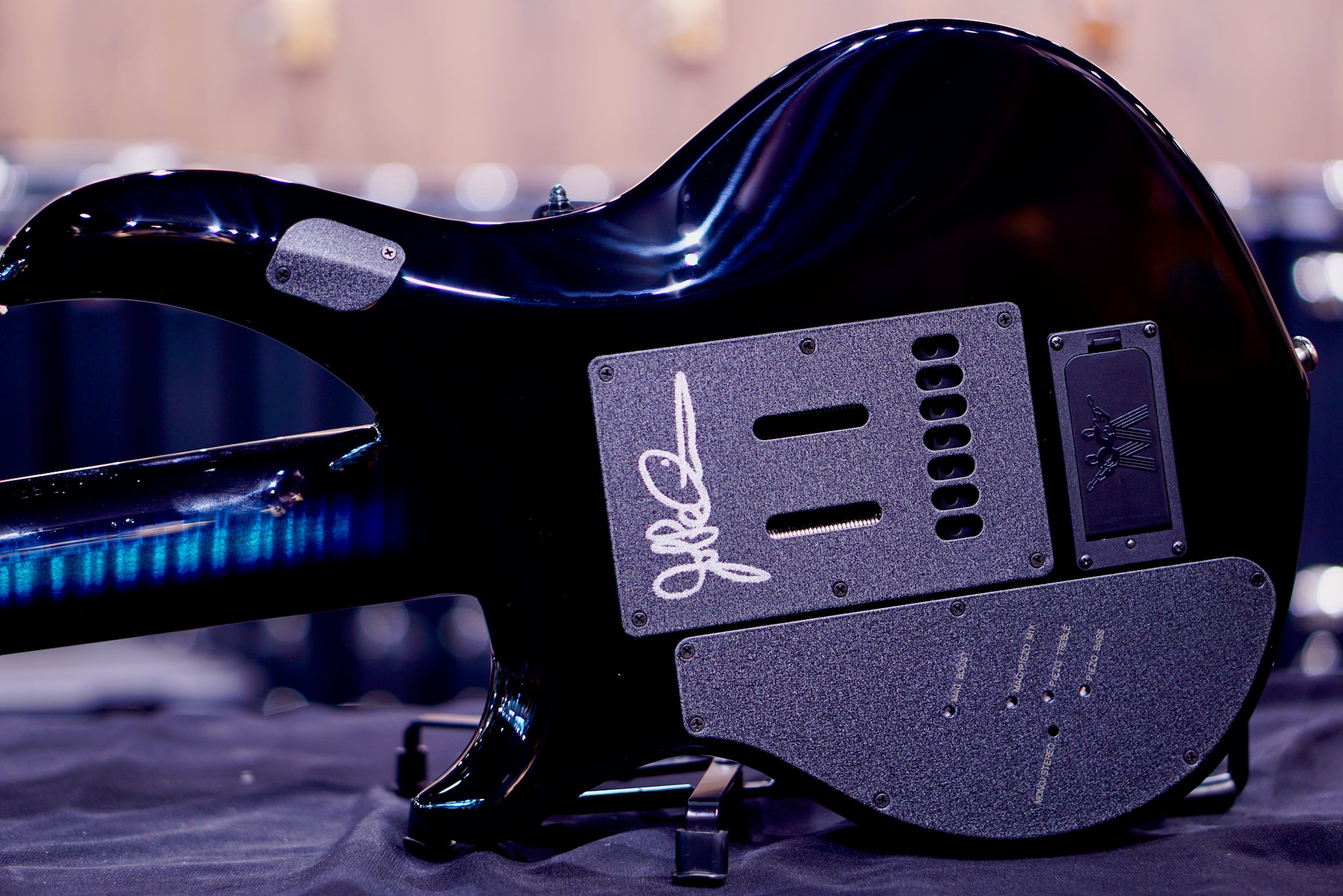 Ernie Ball Music Man John Petrucci Majesty 7 Hydrospace m016528 - HIENDGUITAR Musicman GUITAR