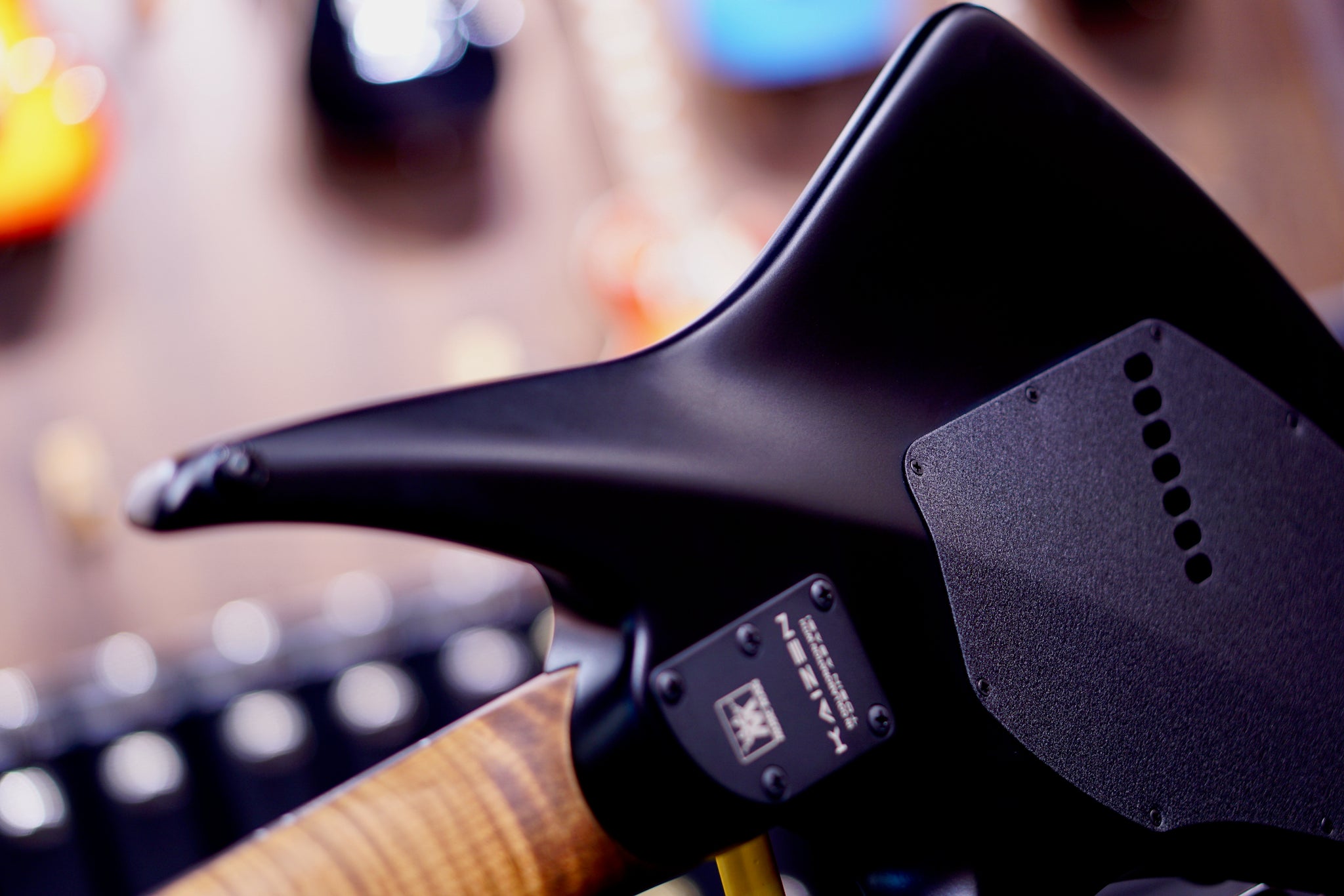 Ernie ball Musicman Kaizen 7 Spectraflare apollo black S08338 - HIENDGUITAR Musicman GUITAR