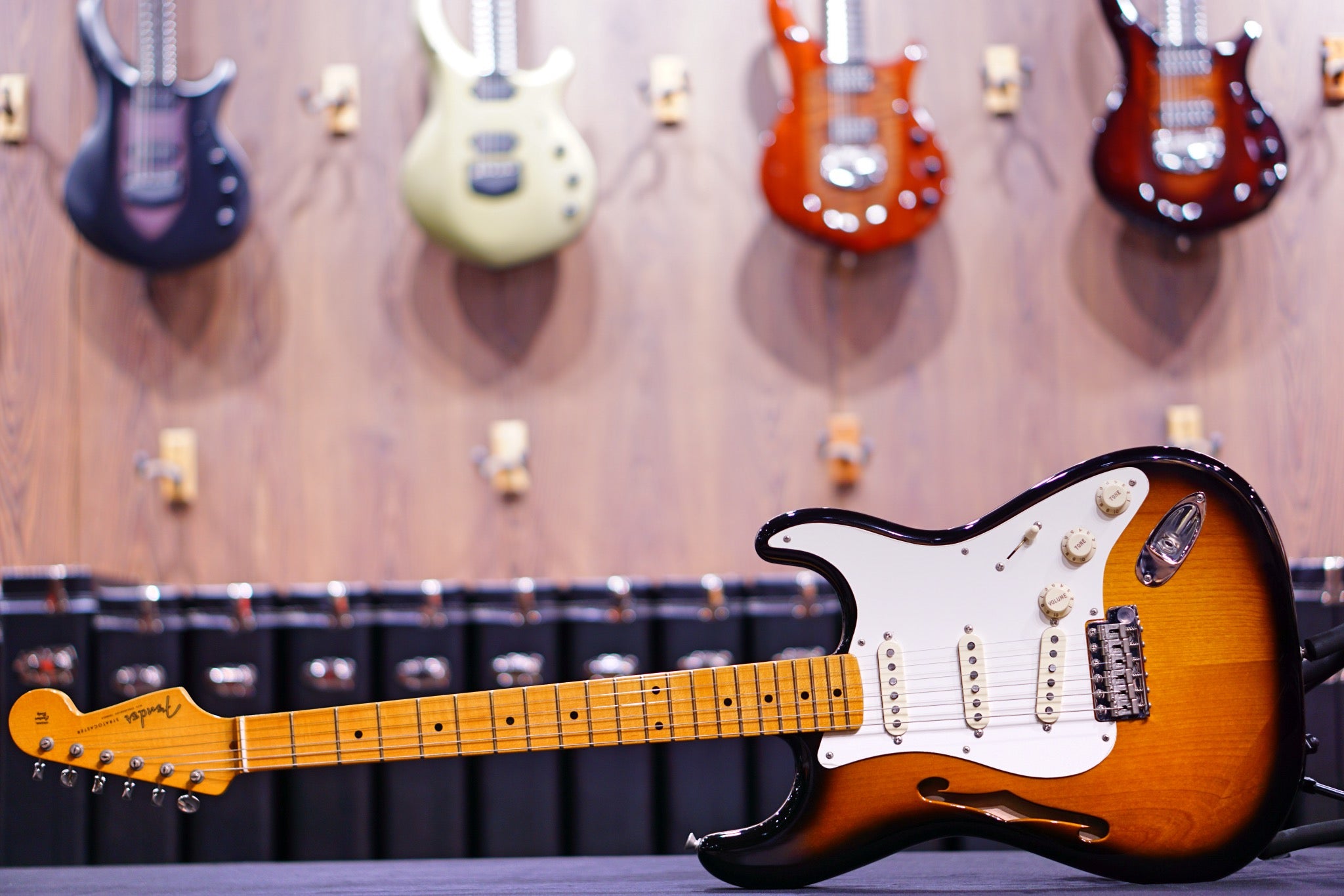 Fender Eric Johnson Thinline Stratocaster - 2-color Sunburst - HIENDGUITAR fender GUITAR