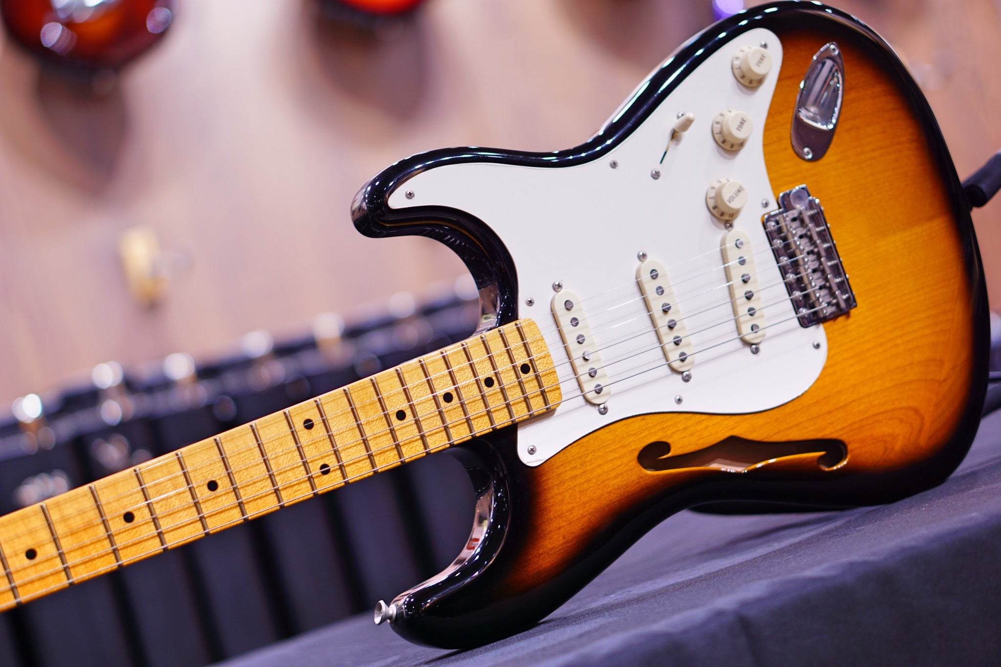 Fender Eric Johnson Thinline Stratocaster - 2-color Sunburst - HIENDGUITAR fender GUITAR