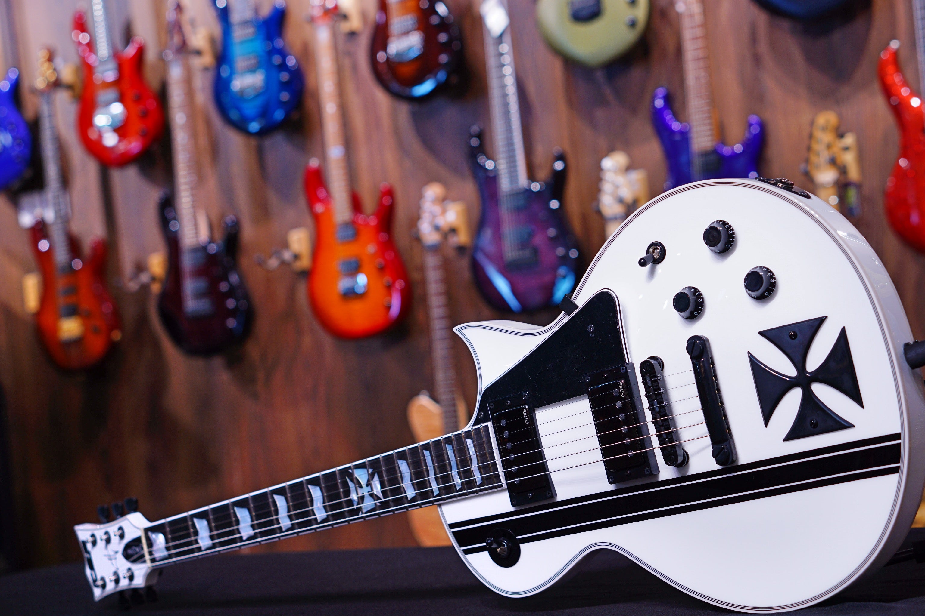 ESP IRON CROSS JAMES HETFIELD E2461202 - HIENDGUITAR ESP GUITAR