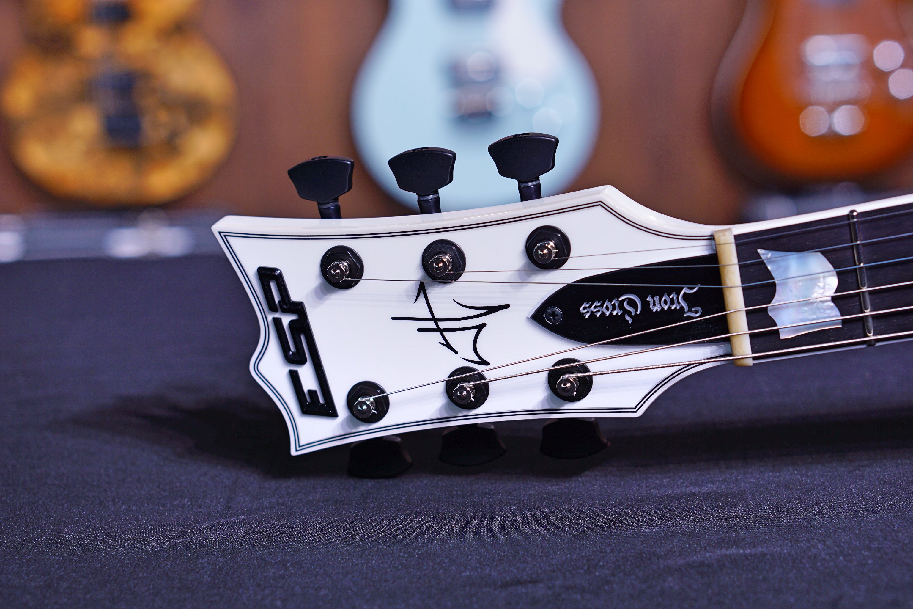 ESP IRON CROSS JAMES HETFIELD E2461202 - HIENDGUITAR ESP GUITAR