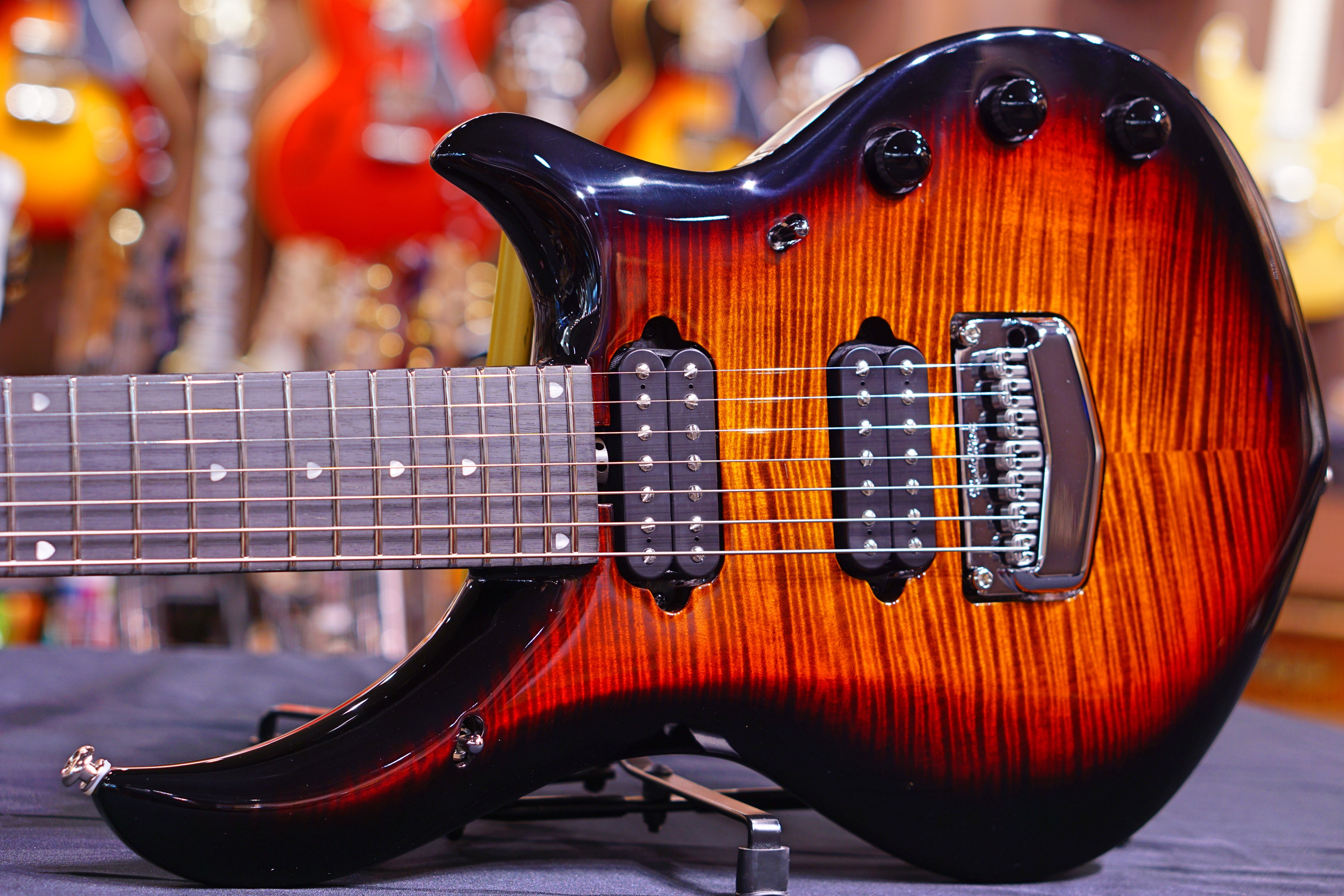 Ernie Ball Music Man John Petrucci Majesty 7 - Tiger Eye M12200 - HIENDGUITAR Musicman GUITAR