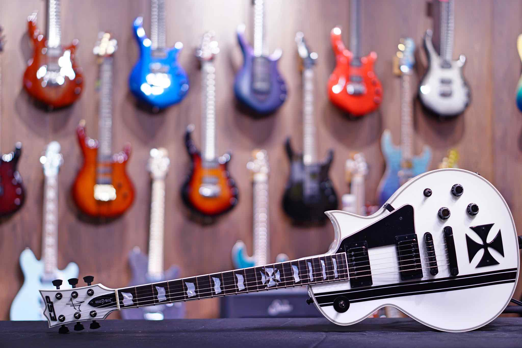 ESP IRON CROSS JAMES HETFIELD E9461202 - HIENDGUITAR ESP GUITAR