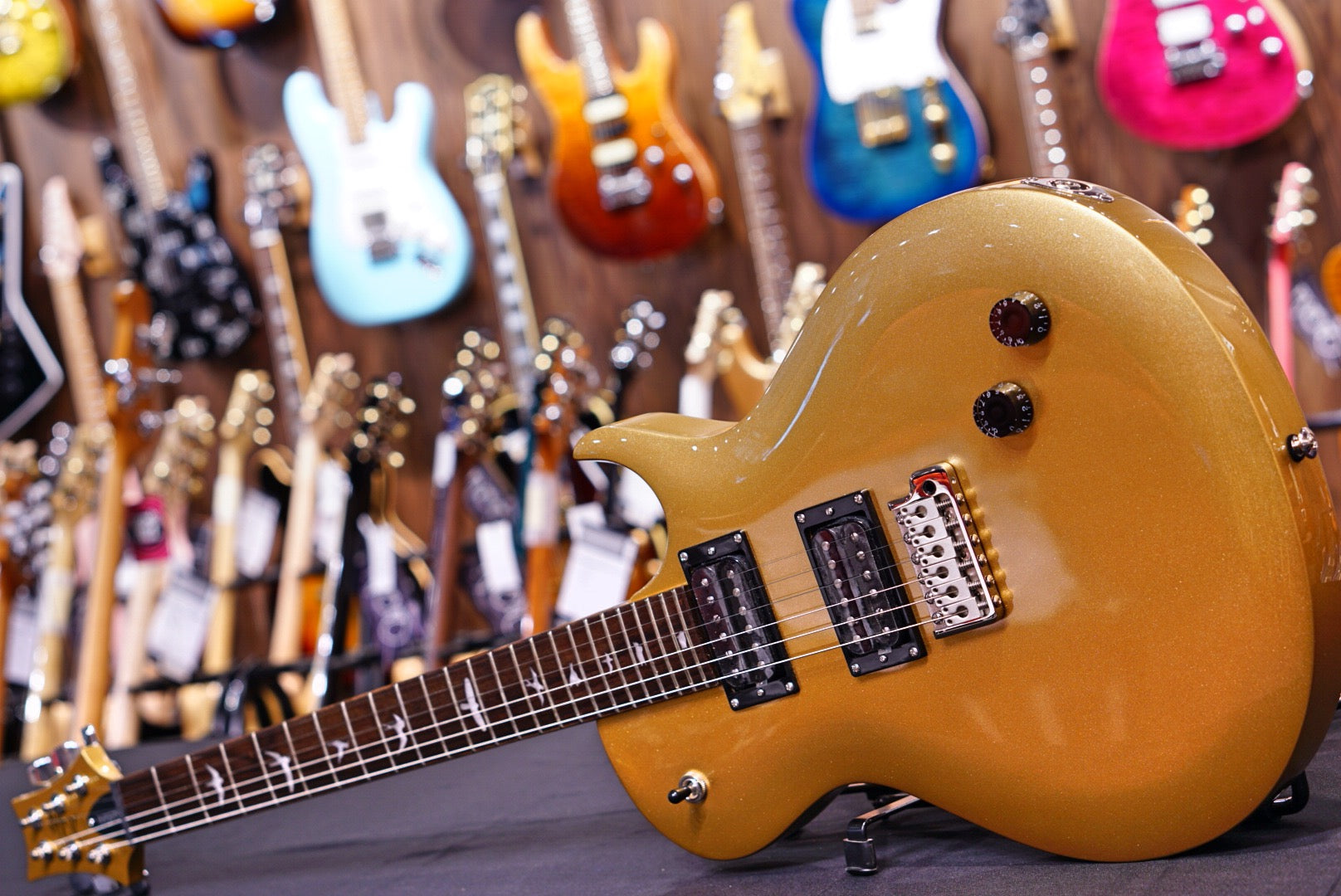 PRS SE Santana Singlecut Trem - Egyptian Gold - HIENDGUITAR PRS SE GUITAR