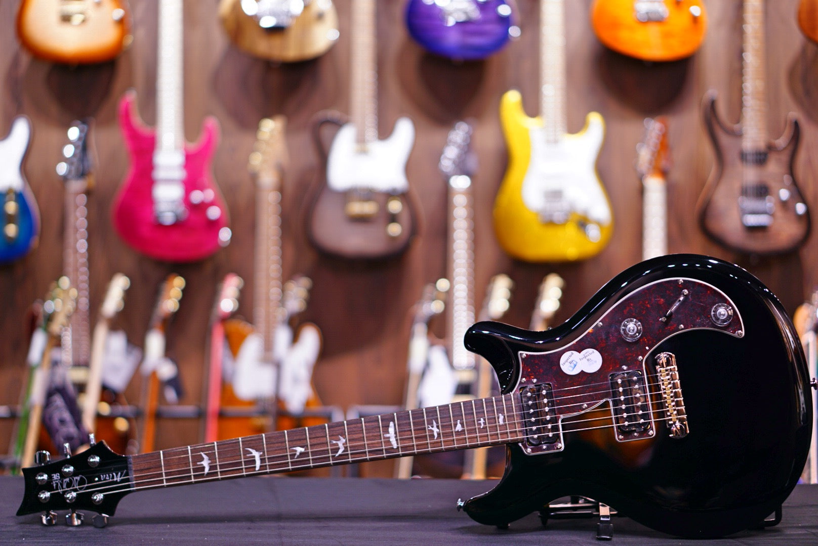 PRS SE Mira - Black - HIENDGUITAR PRS SE GUITAR