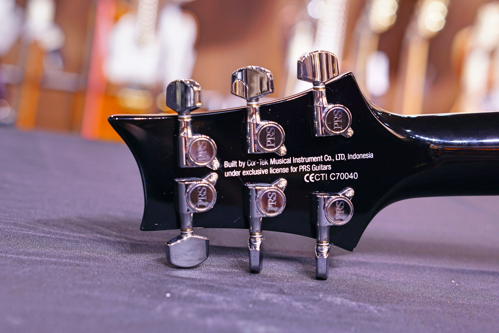 PRS SE Mira - Black - HIENDGUITAR PRS SE GUITAR