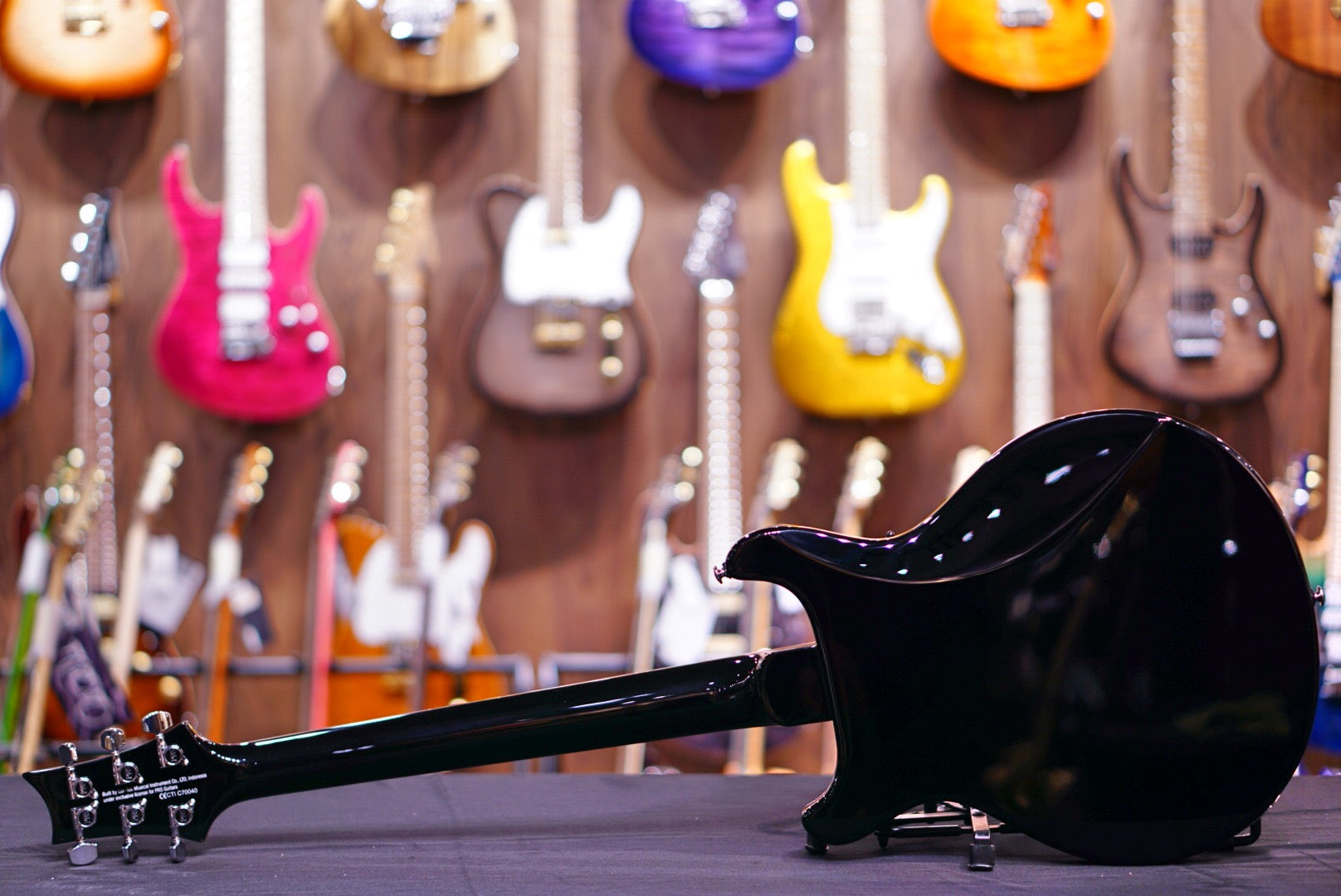 PRS SE Mira - Black - HIENDGUITAR PRS SE GUITAR