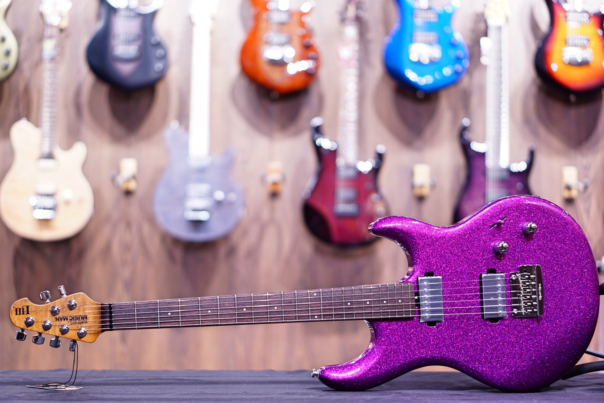 Ernie Ball Music Man Luke III HH - Fuchsia Sparkle H00946 - HIENDGUITAR Musicman GUITAR