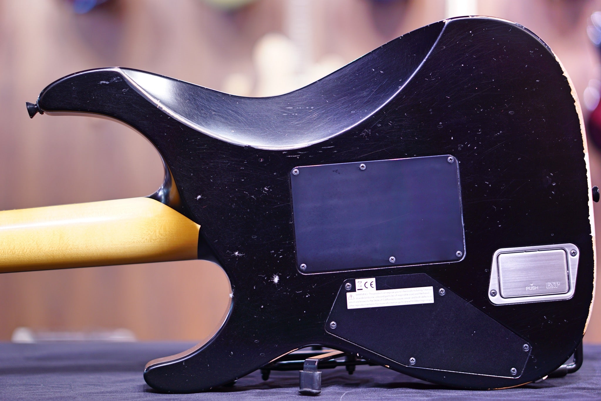 ESP KH-2 VINTAGE DISTRESSED BLACK KIRK HAMMETT E7061202 - HIENDGUITAR ESP GUITAR