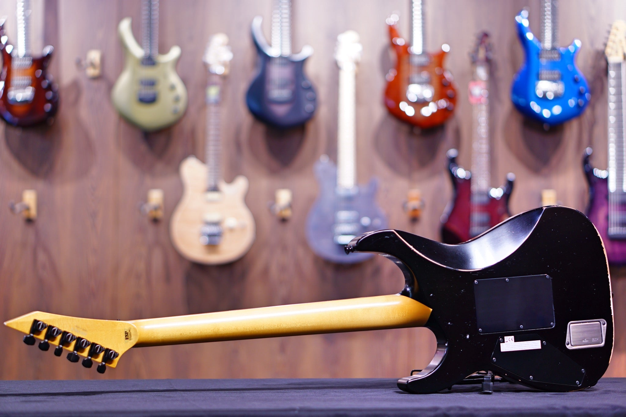 ESP KH-2 VINTAGE DISTRESSED BLACK KIRK HAMMETT E7061202 - HIENDGUITAR ESP GUITAR