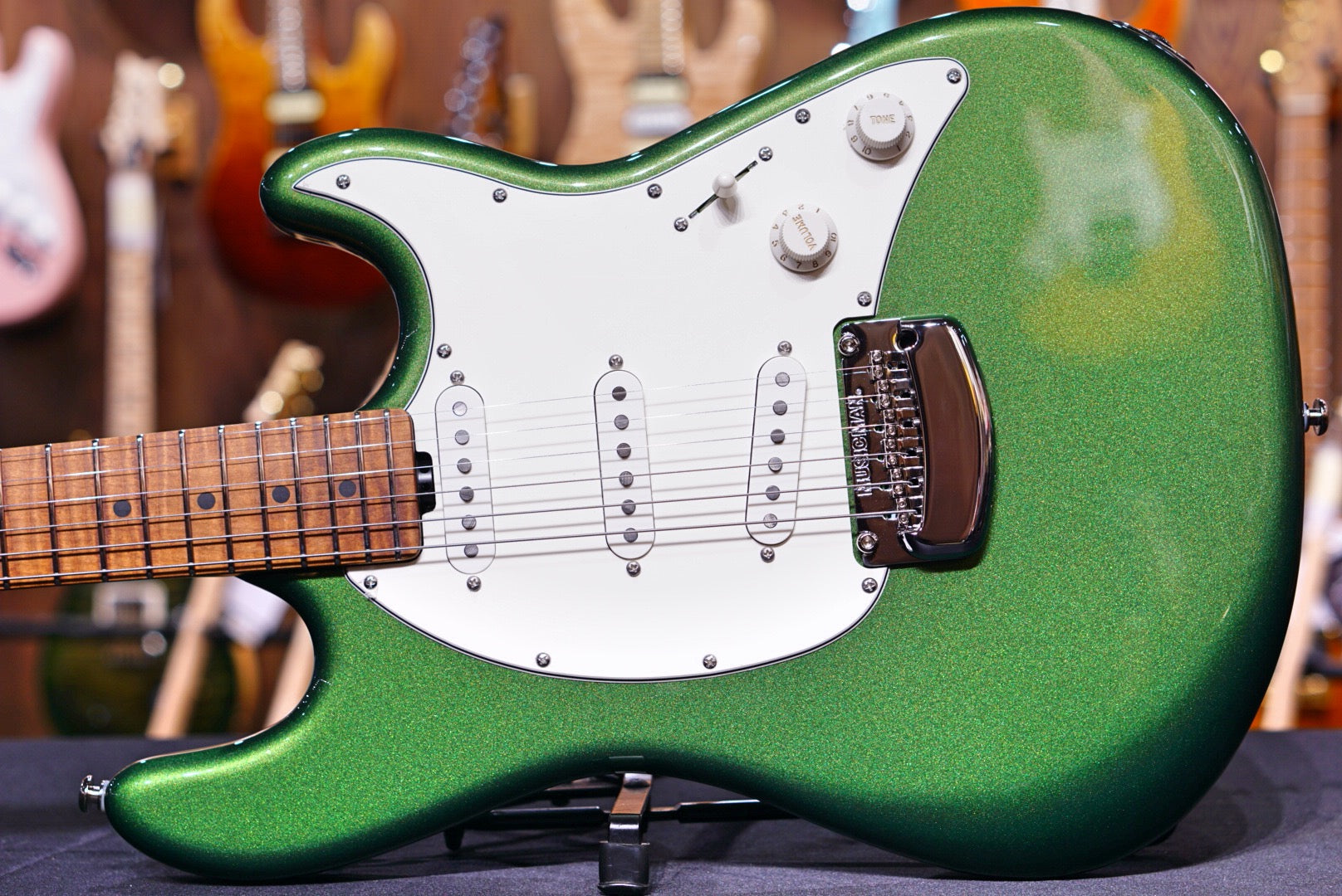 Ernie Ball Music Man Cutlass SSS Charging Green G97680 - HIENDGUITAR Musicman GUITAR