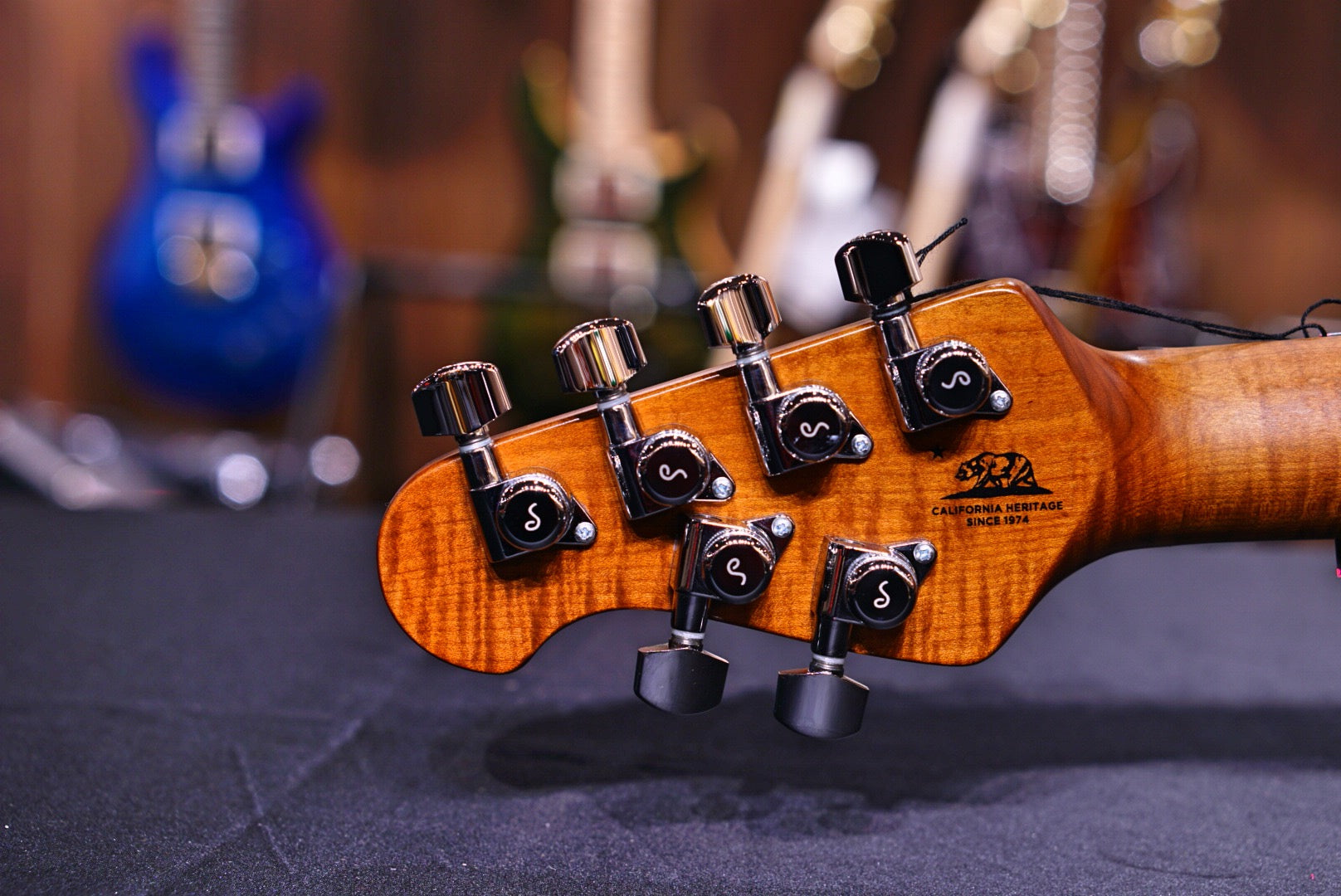 Ernie Ball Music Man Cutlass SSS Charging Green G97680 - HIENDGUITAR Musicman GUITAR