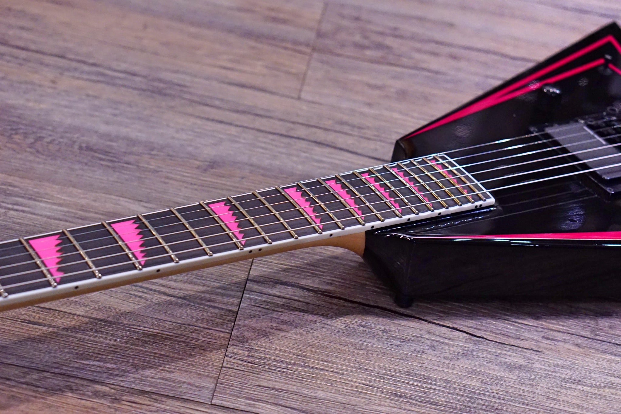 ESP Edwards Alexi E-AL-166 PINK SAWTOOTH - HIENDGUITAR EDWARDS GUITAR