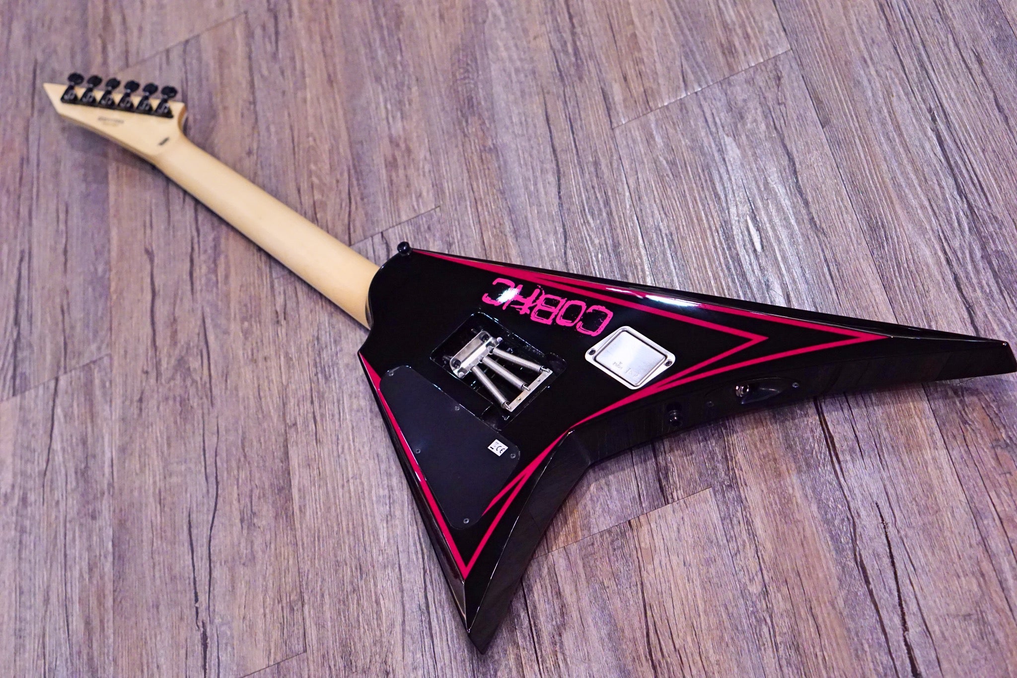 ESP Edwards Alexi E-AL-166 PINK SAWTOOTH - HIENDGUITAR EDWARDS GUITAR