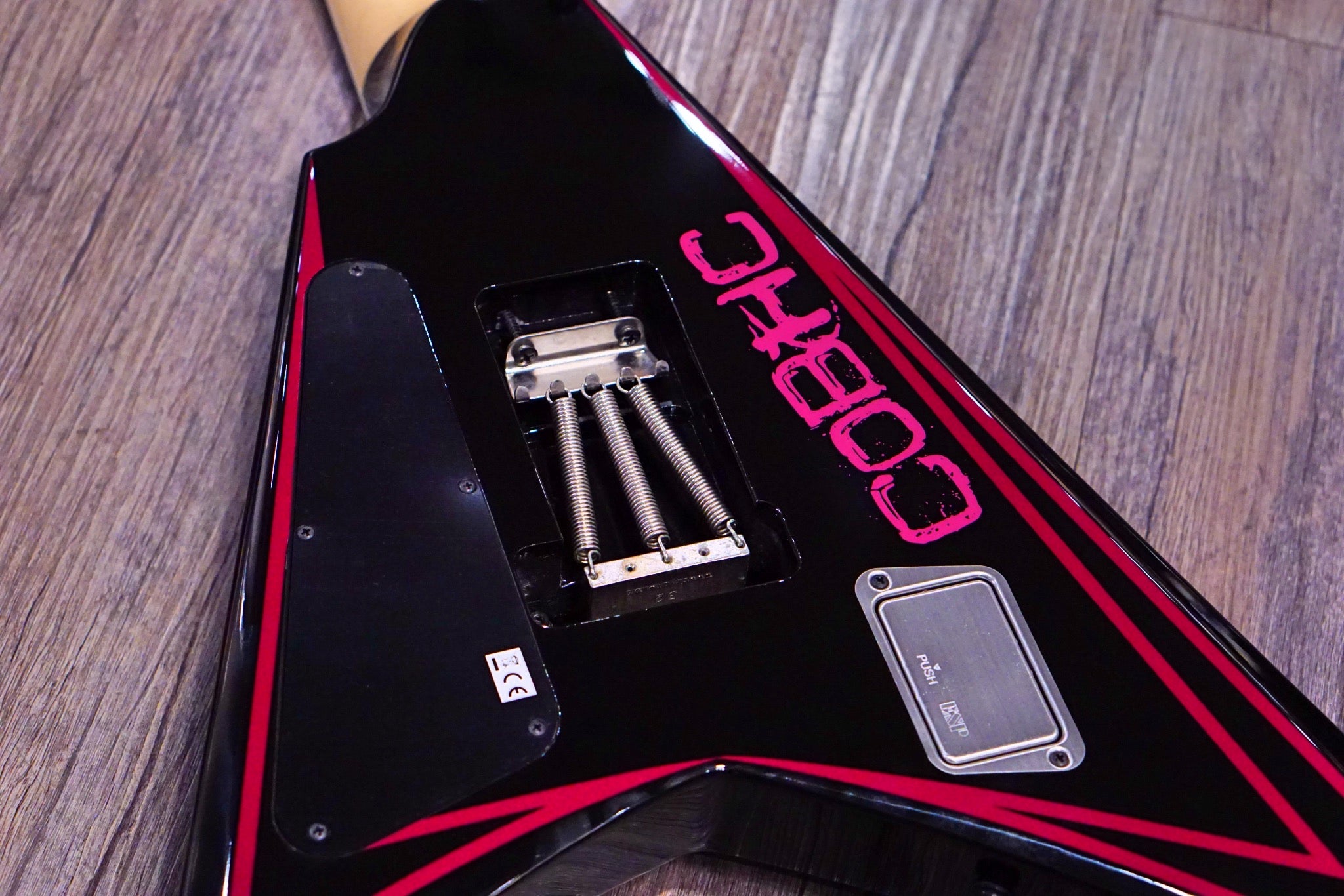 ESP Edwards Alexi E-AL-166 PINK SAWTOOTH - HIENDGUITAR EDWARDS GUITAR