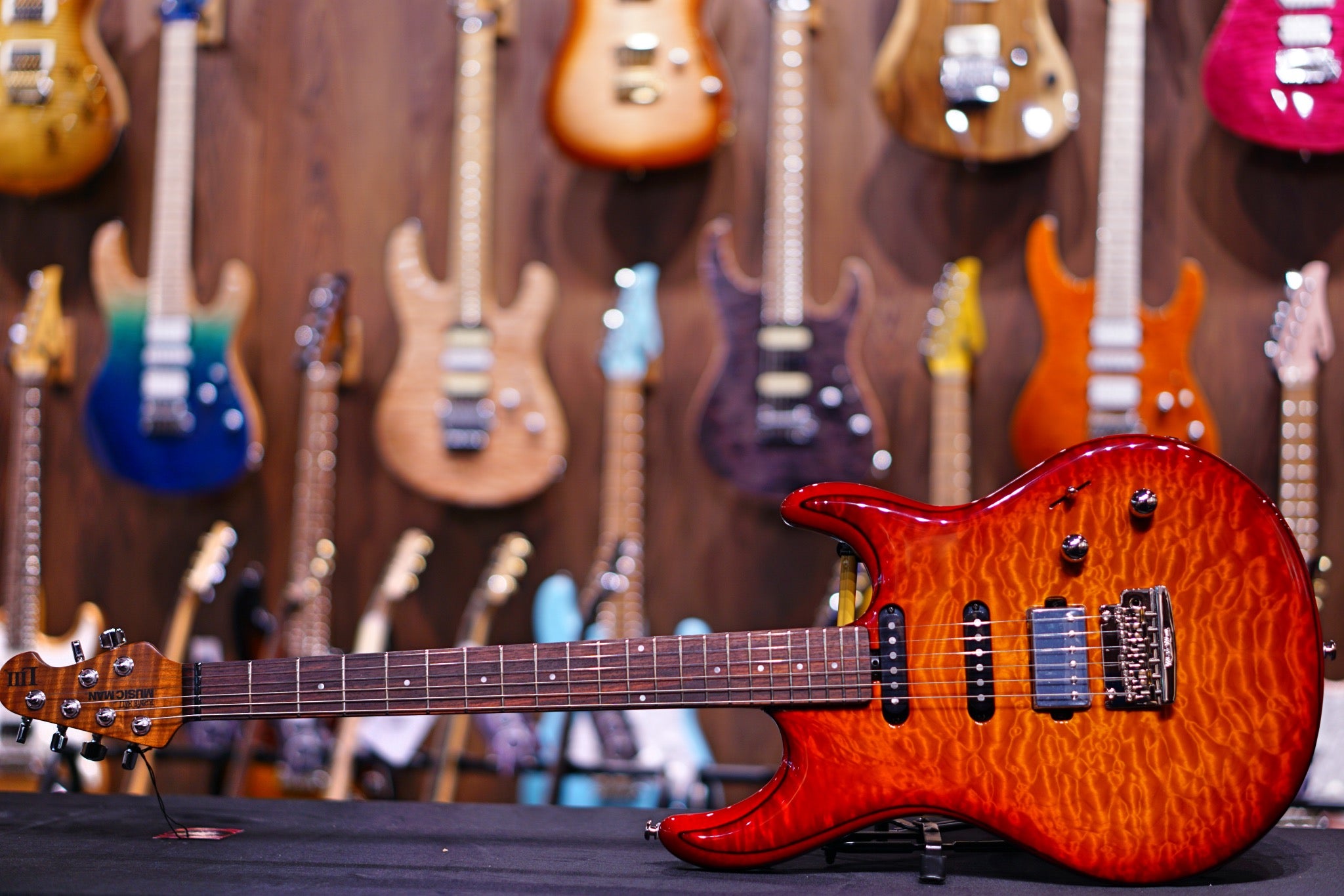 Ernie Ball Music Man Luke III HSS - Cherry Burst Quilt G98336 - HIENDGUITAR Musicman GUITAR
