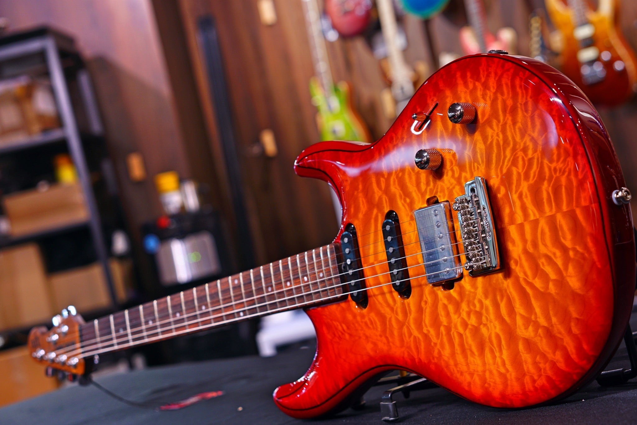 Ernie Ball Music Man Luke III HSS - Cherry Burst Quilt G98336 - HIENDGUITAR Musicman GUITAR