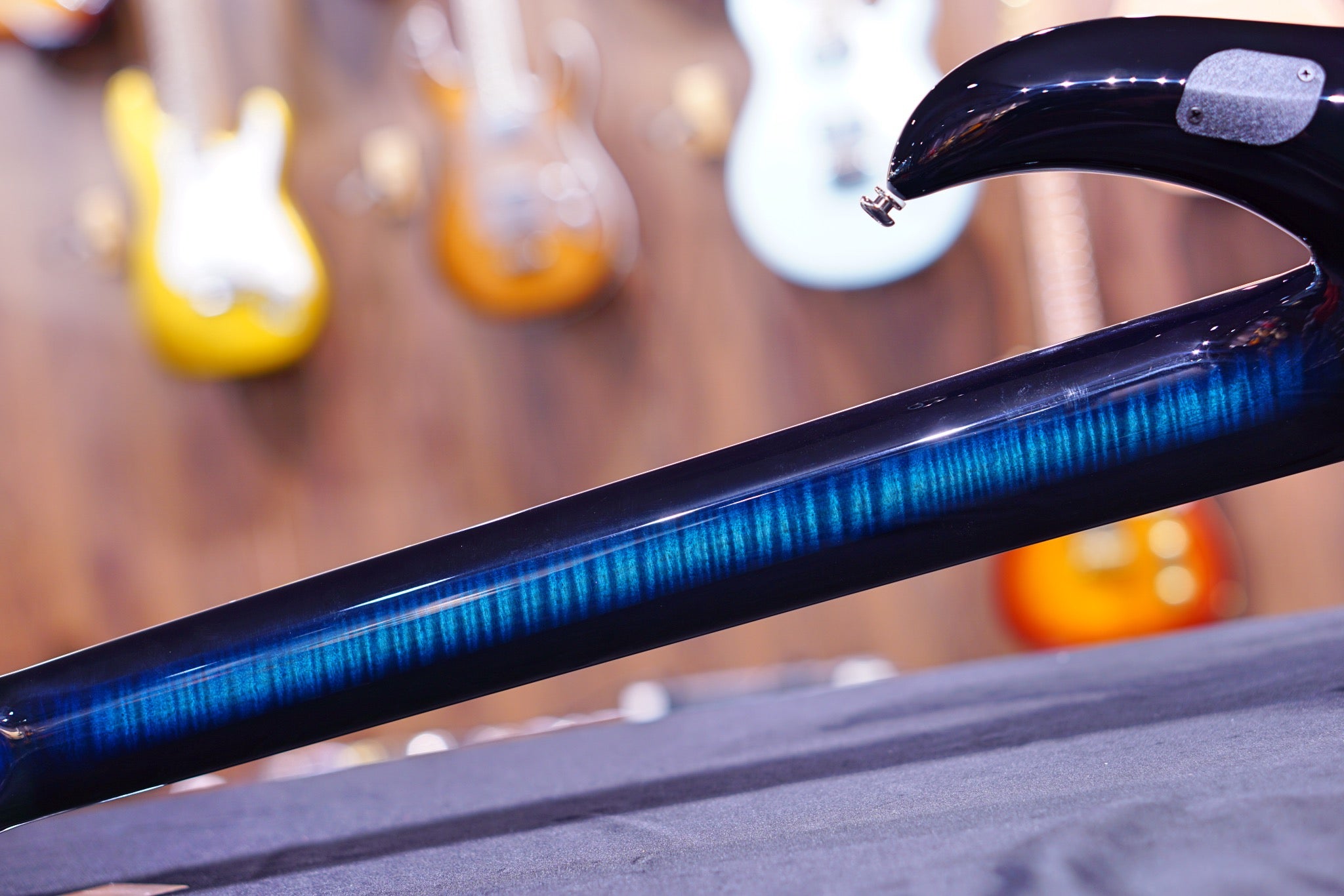 Ernie Ball Music Man John Petrucci Majesty 7 Hydrospace m015219 - HIENDGUITAR Musicman GUITAR