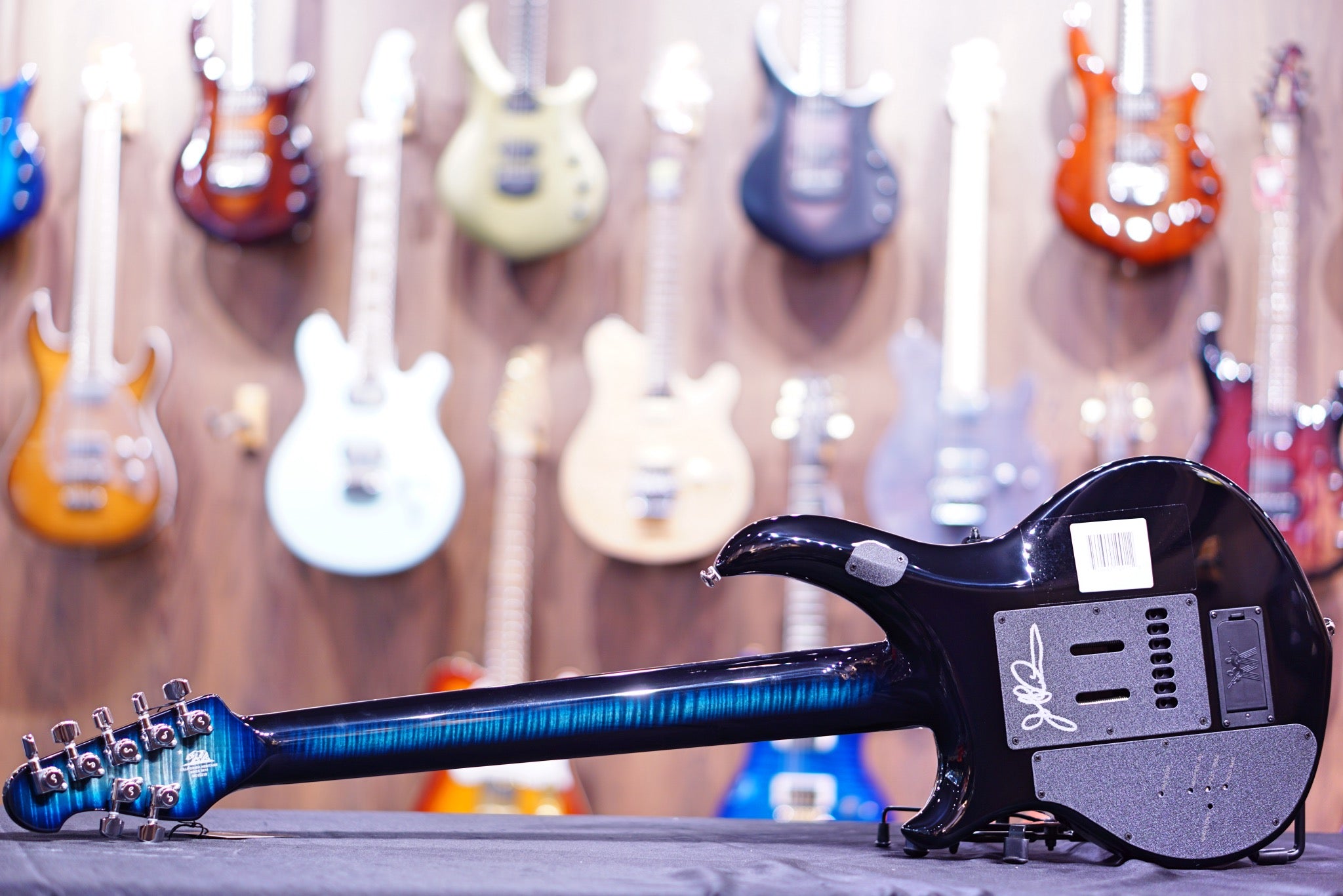 Ernie Ball Music Man John Petrucci Majesty 7 Hydrospace m015219 - HIENDGUITAR Musicman GUITAR