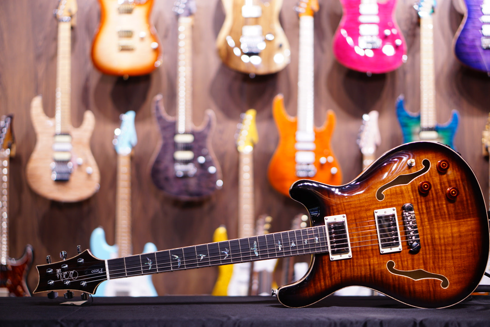 PRS SE Hollowbody II Piezo - Black Gold Burst - HIENDGUITAR PRS SE GUITAR