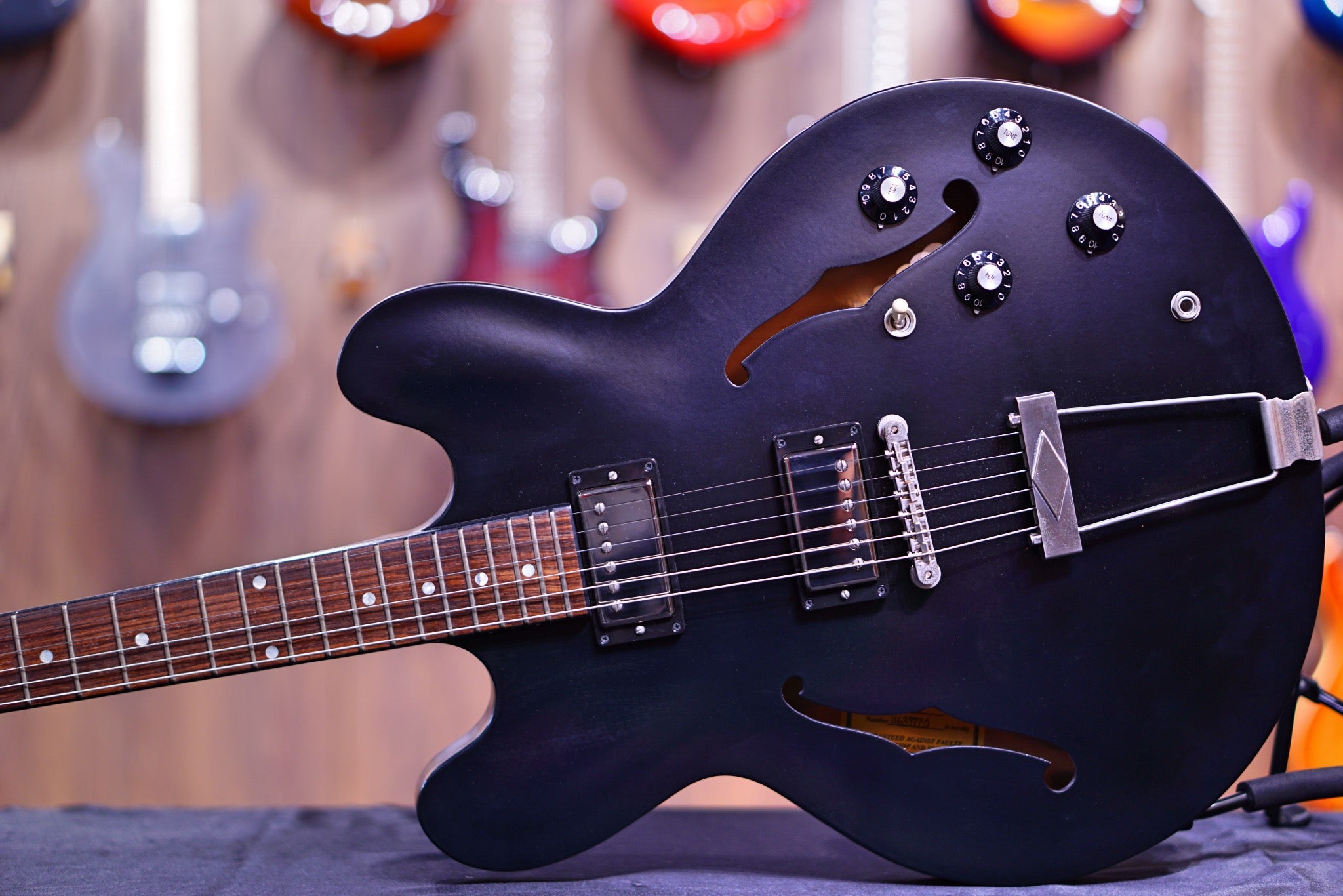 Gibson Memphis ES-330 Satin 2018 - Ebony - HIENDGUITAR Gibson GUITAR