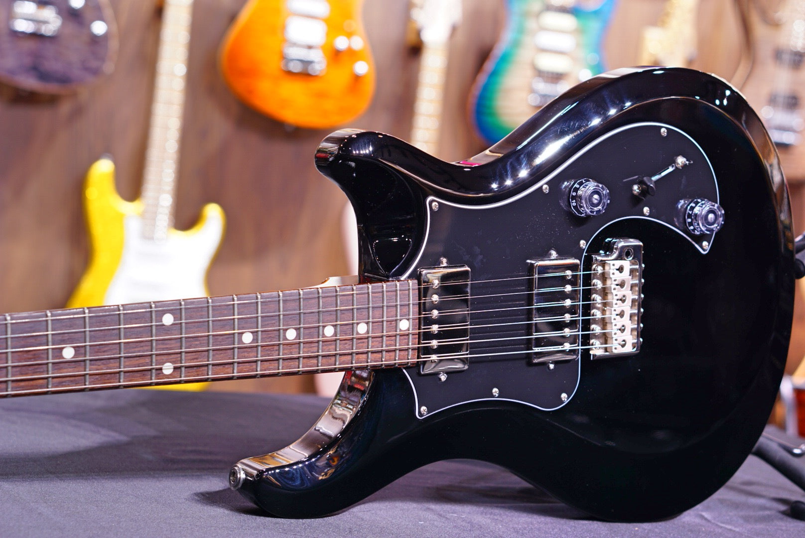 PRS S2 Standard 24 - Black S2044723 - HIENDGUITAR PRS GUITAR