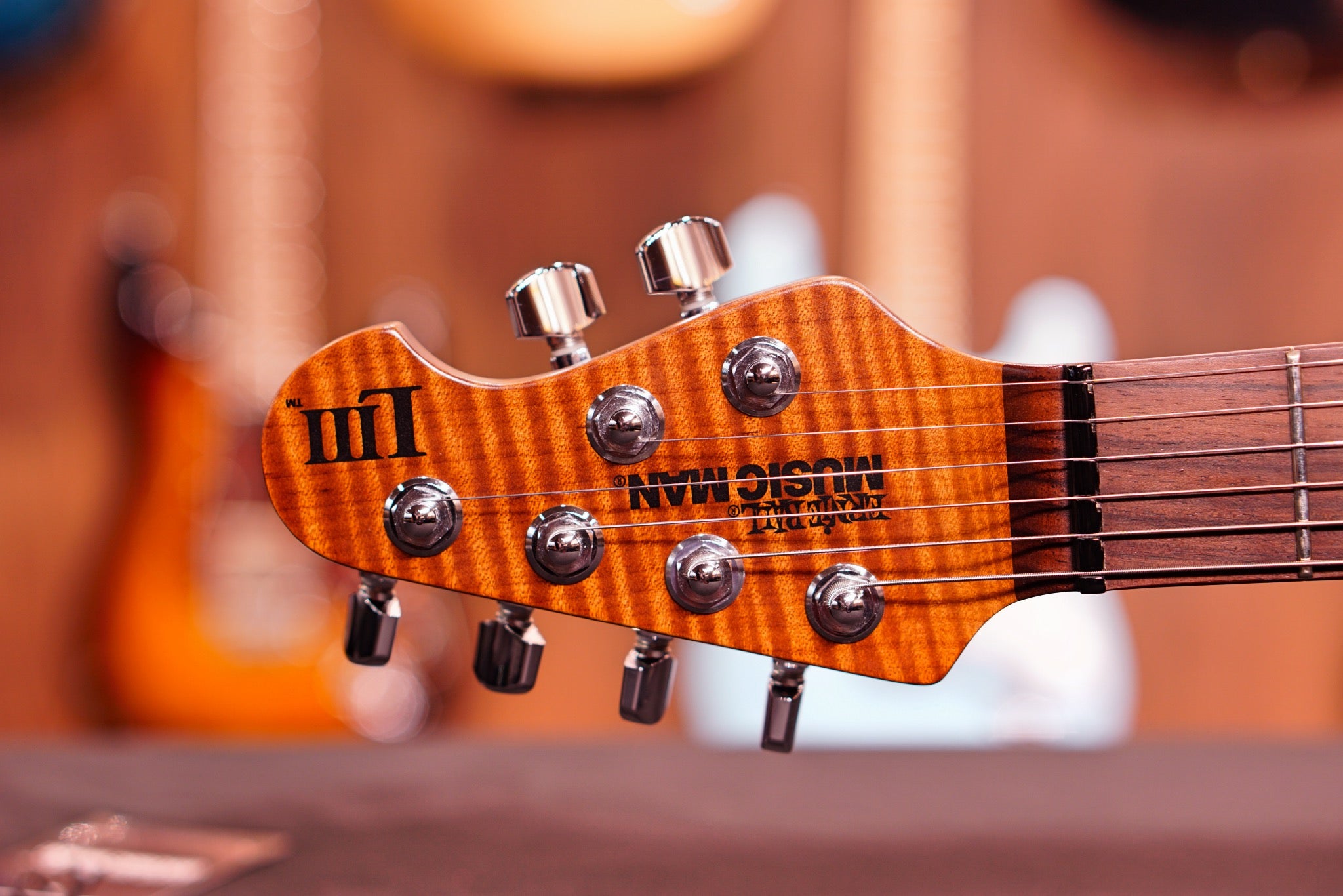 Ernie Ball Music Man Luke III HSS - Ocean Sparkle G98380 - HIENDGUITAR Musicman guitar