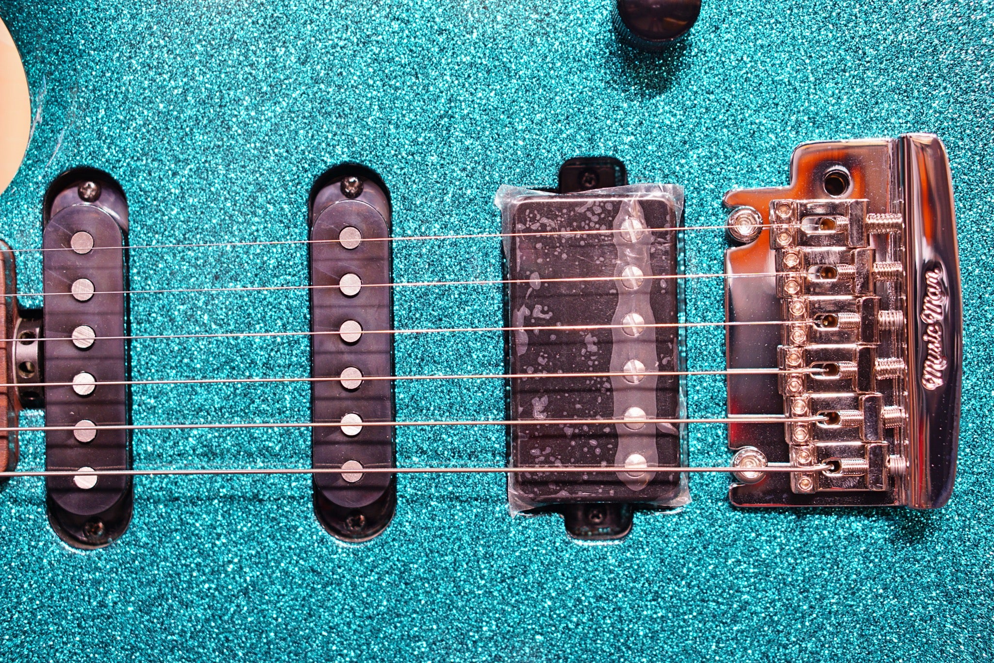 Ernie Ball Music Man Luke III HSS - Ocean Sparkle G98380 - HIENDGUITAR Musicman guitar