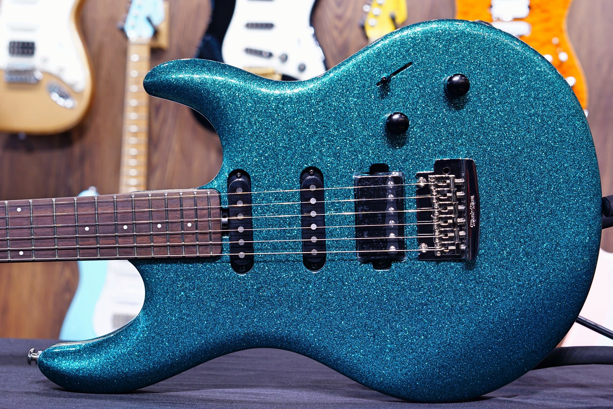 Ernie Ball Music Man Luke III HSS - Ocean Sparkle G98380 - HIENDGUITAR Musicman guitar