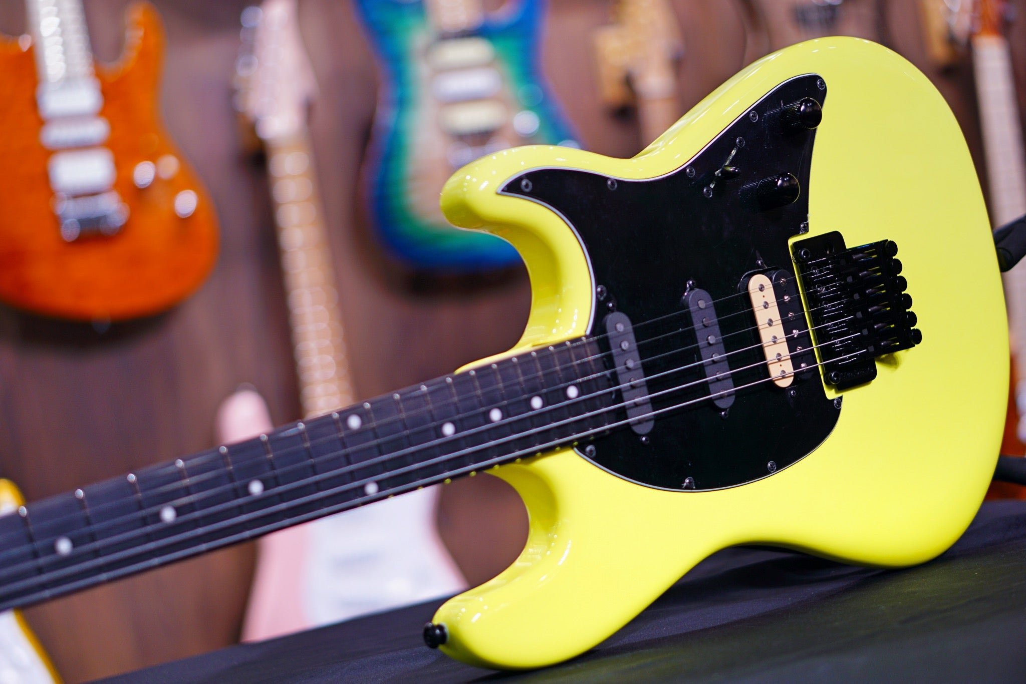 Ernie Ball Music Man BFR Cutlass HSS - Lemon G91802 - HIENDGUITAR Musicman GUITAR