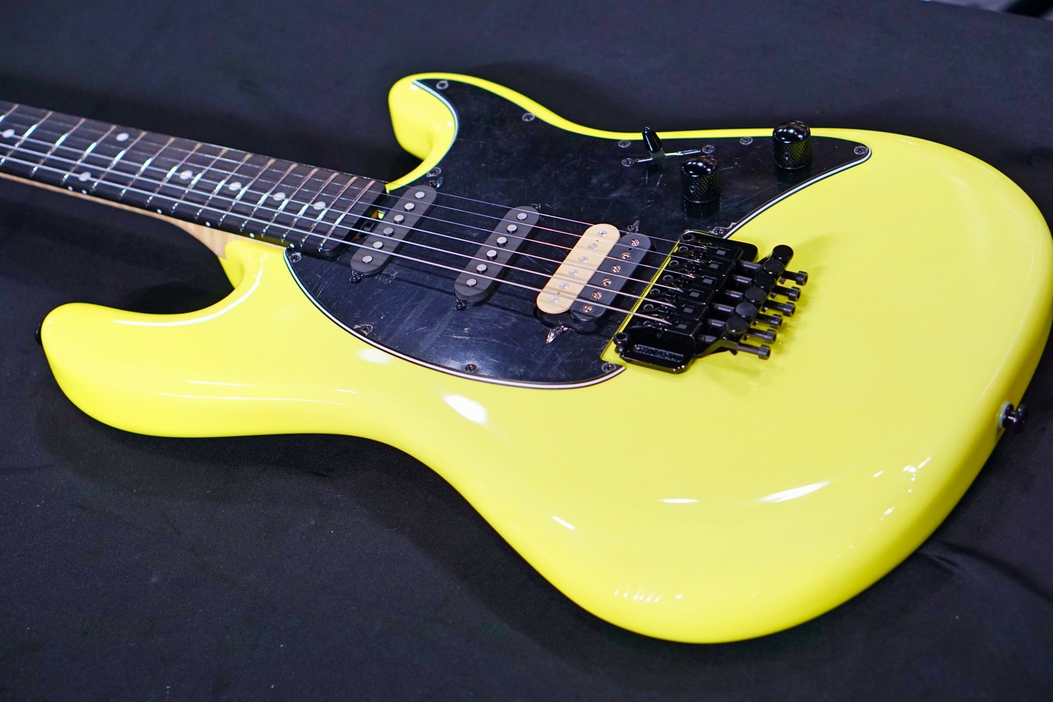 Ernie Ball Music Man BFR Cutlass HSS - Lemon G91802 - HIENDGUITAR Musicman GUITAR