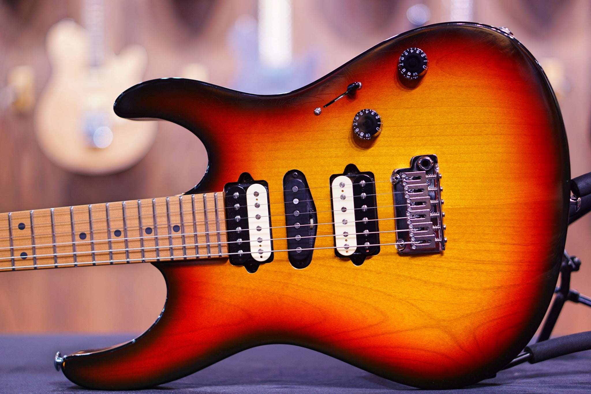 Suhr Modern antique 3 tone burst Hiend spec 67454 - HIENDGUITAR SUHR GUITAR