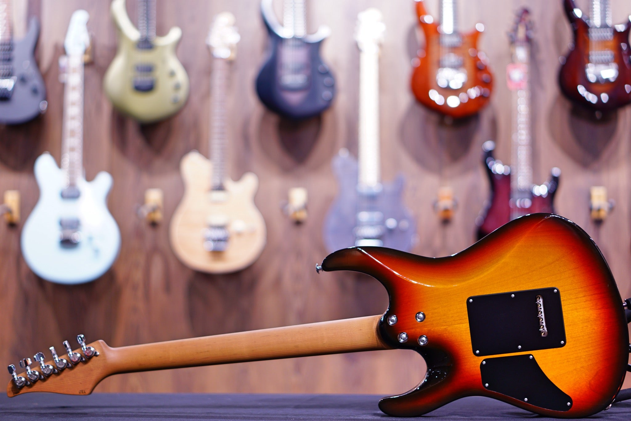 Suhr Modern antique 3 tone burst Hiend spec 67454 - HIENDGUITAR SUHR GUITAR