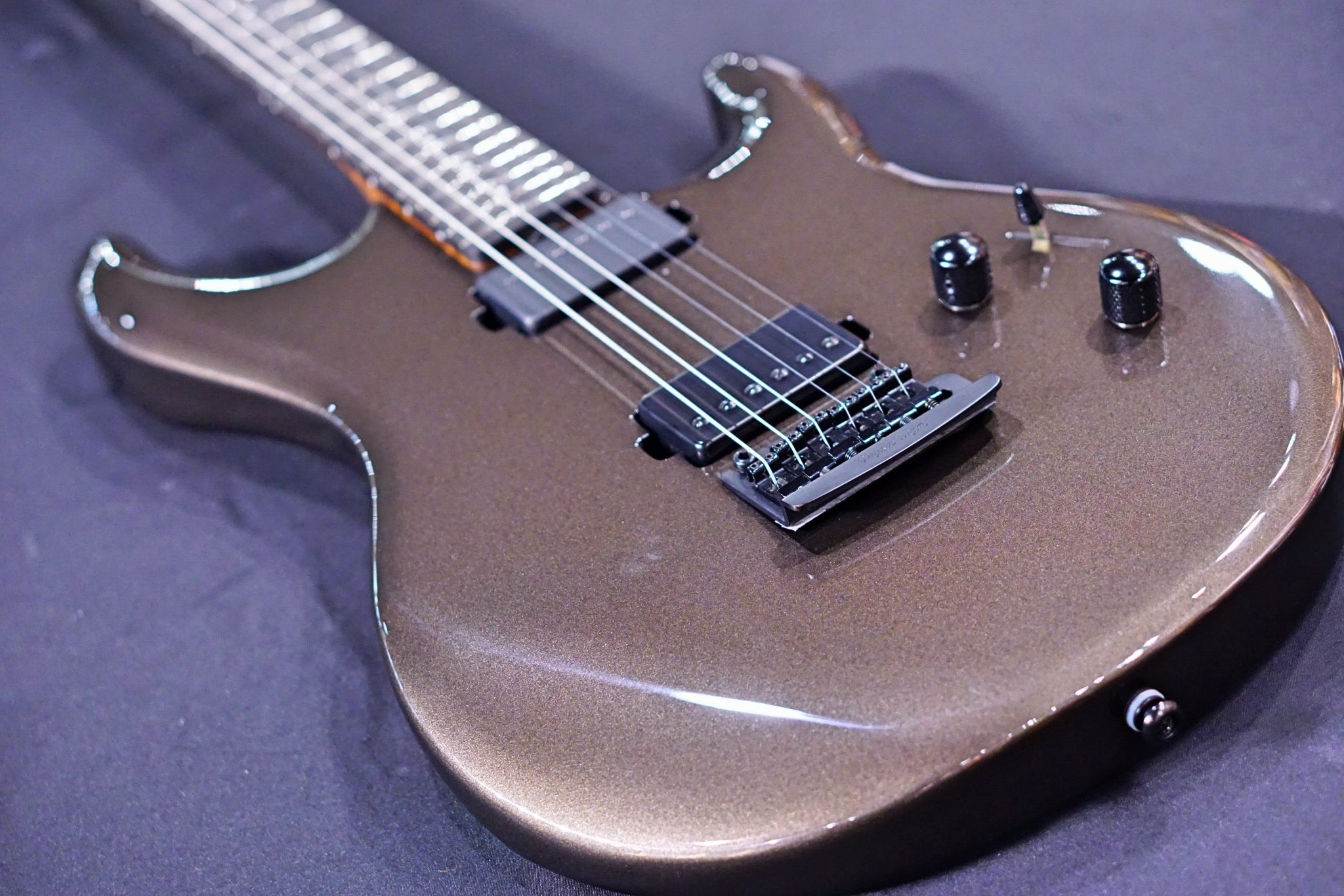 Ernie Ball Music Man Luke III HH - Olive Pearl G90023 - HIENDGUITAR Musicman GUITAR