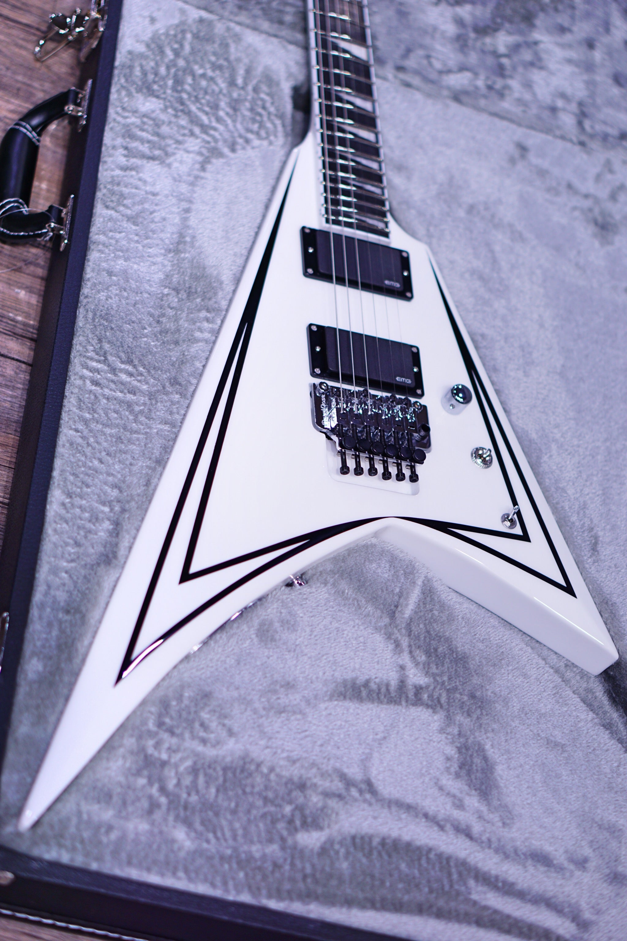 ESP E-II SV White Black Stripes es0493213 - HIENDGUITAR E-II GUITAR