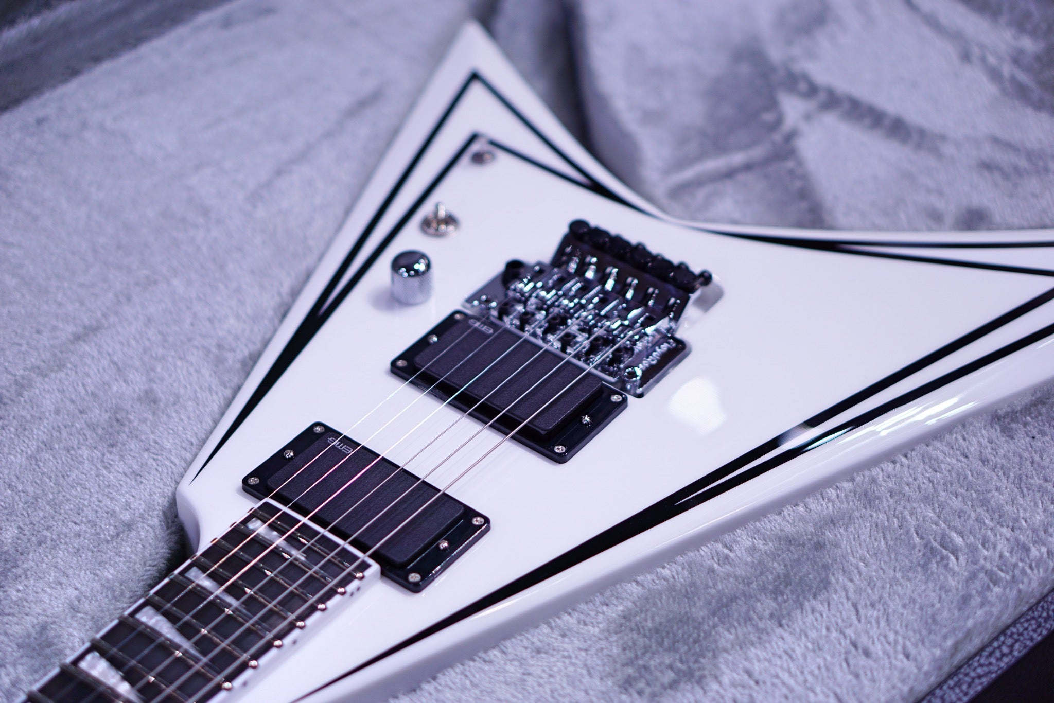 ESP E-II SV White Black Stripes es0493213 - HIENDGUITAR E-II GUITAR