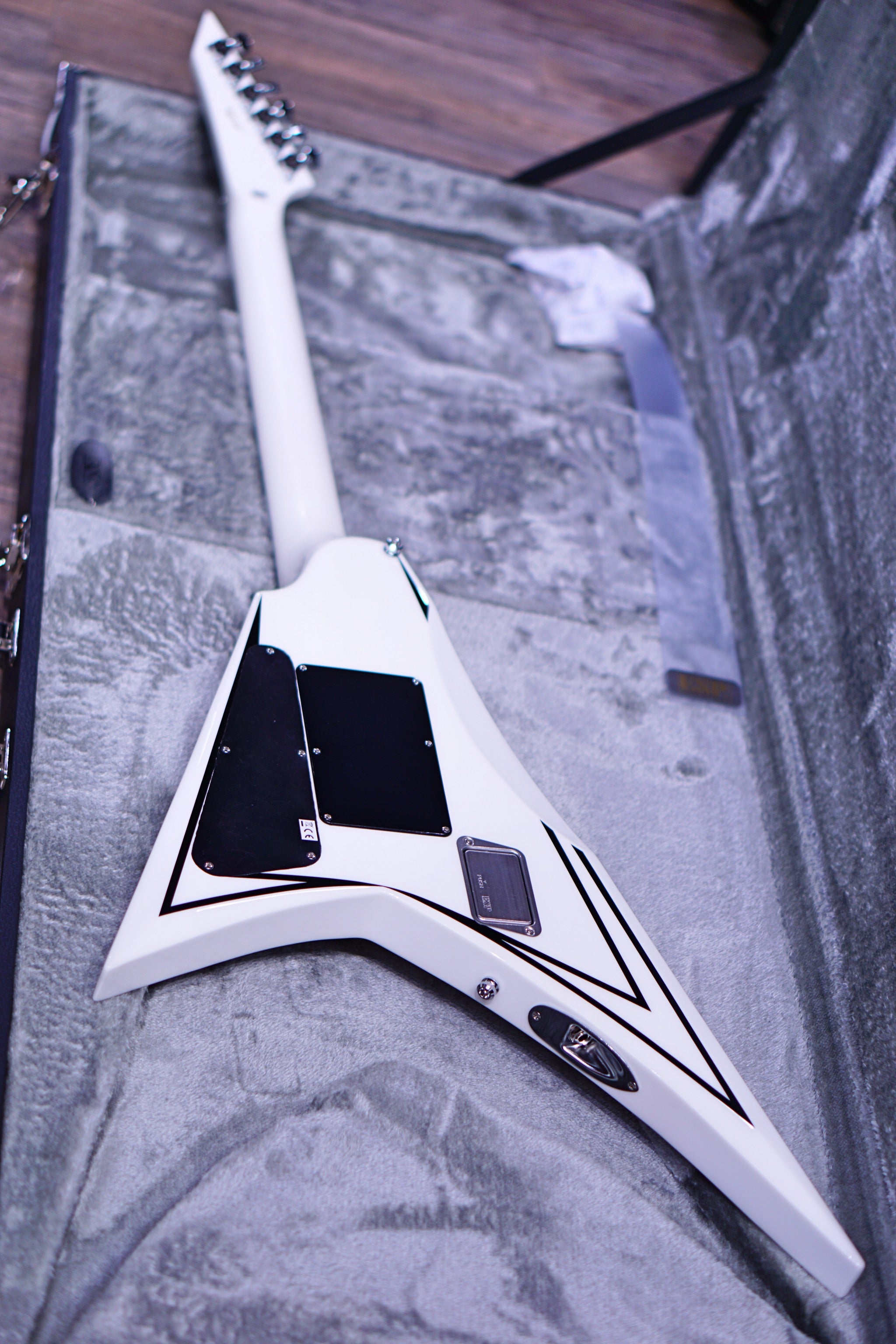 ESP E-II SV White Black Stripes es0493213 - HIENDGUITAR E-II GUITAR