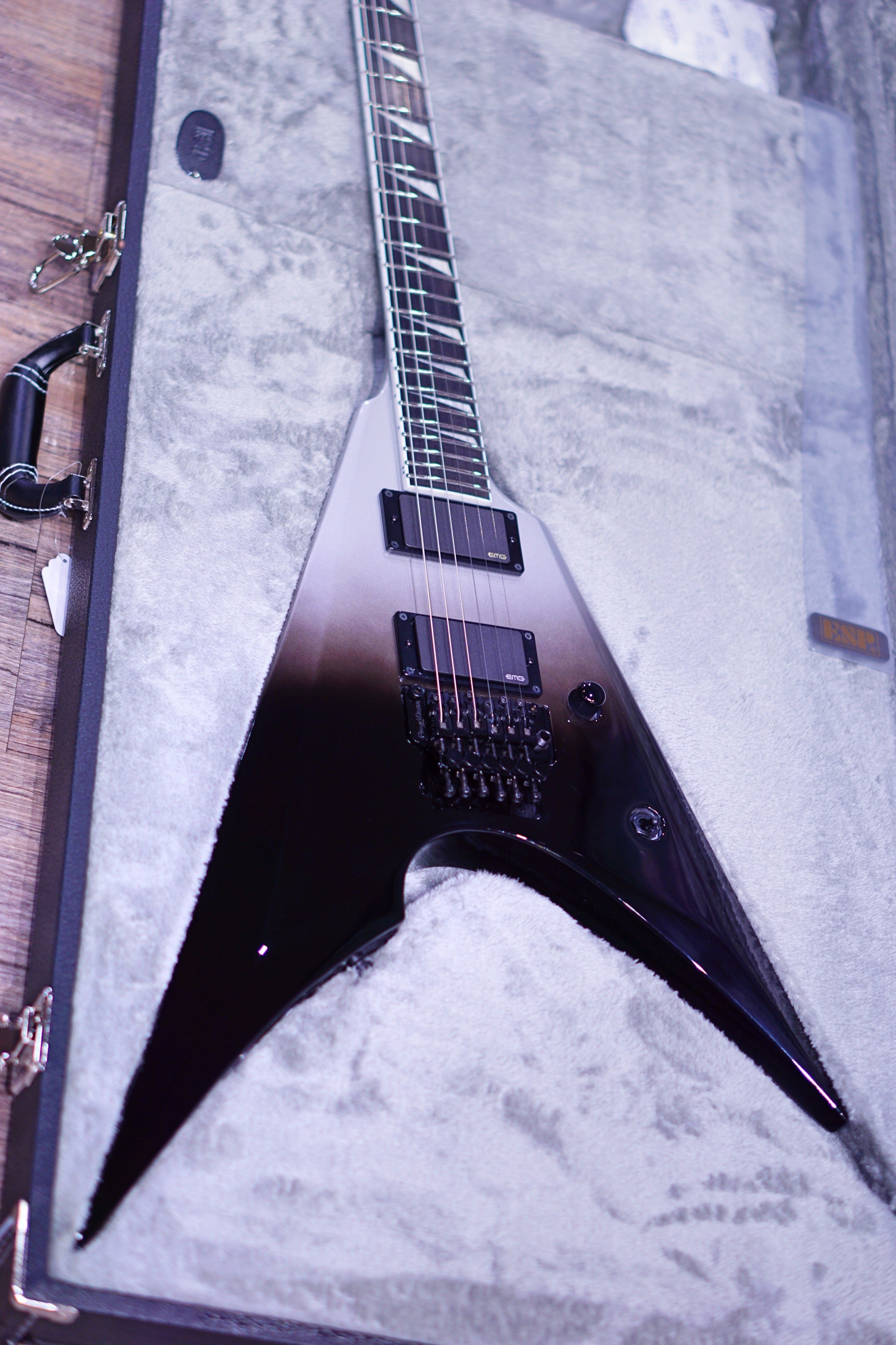 ESP E-II ARROW FR Black silver fade ES5263213 - HIENDGUITAR E-II GUITAR