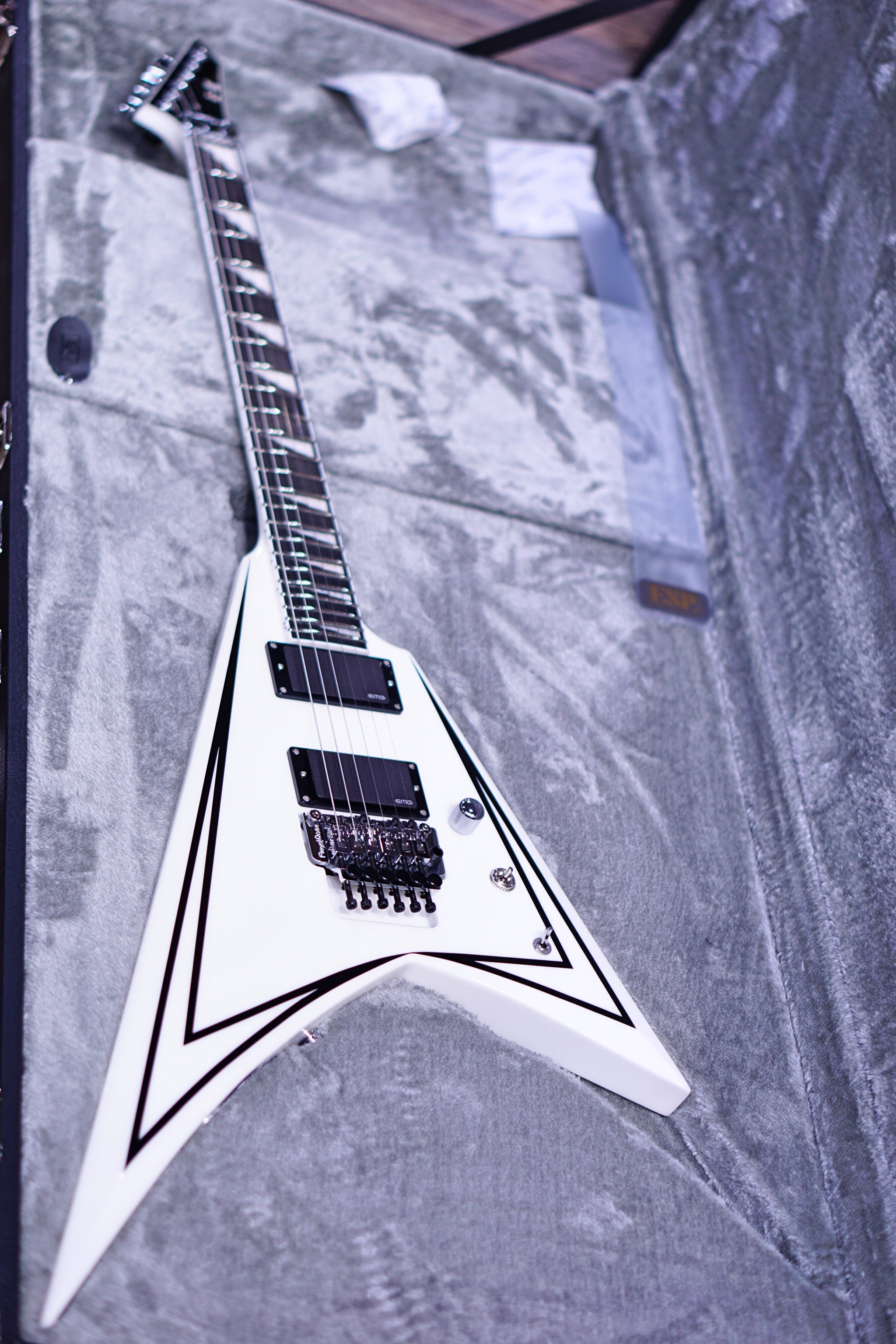ESP E-II SV White Black Stripes ES5681213 - HIENDGUITAR E-II GUITAR