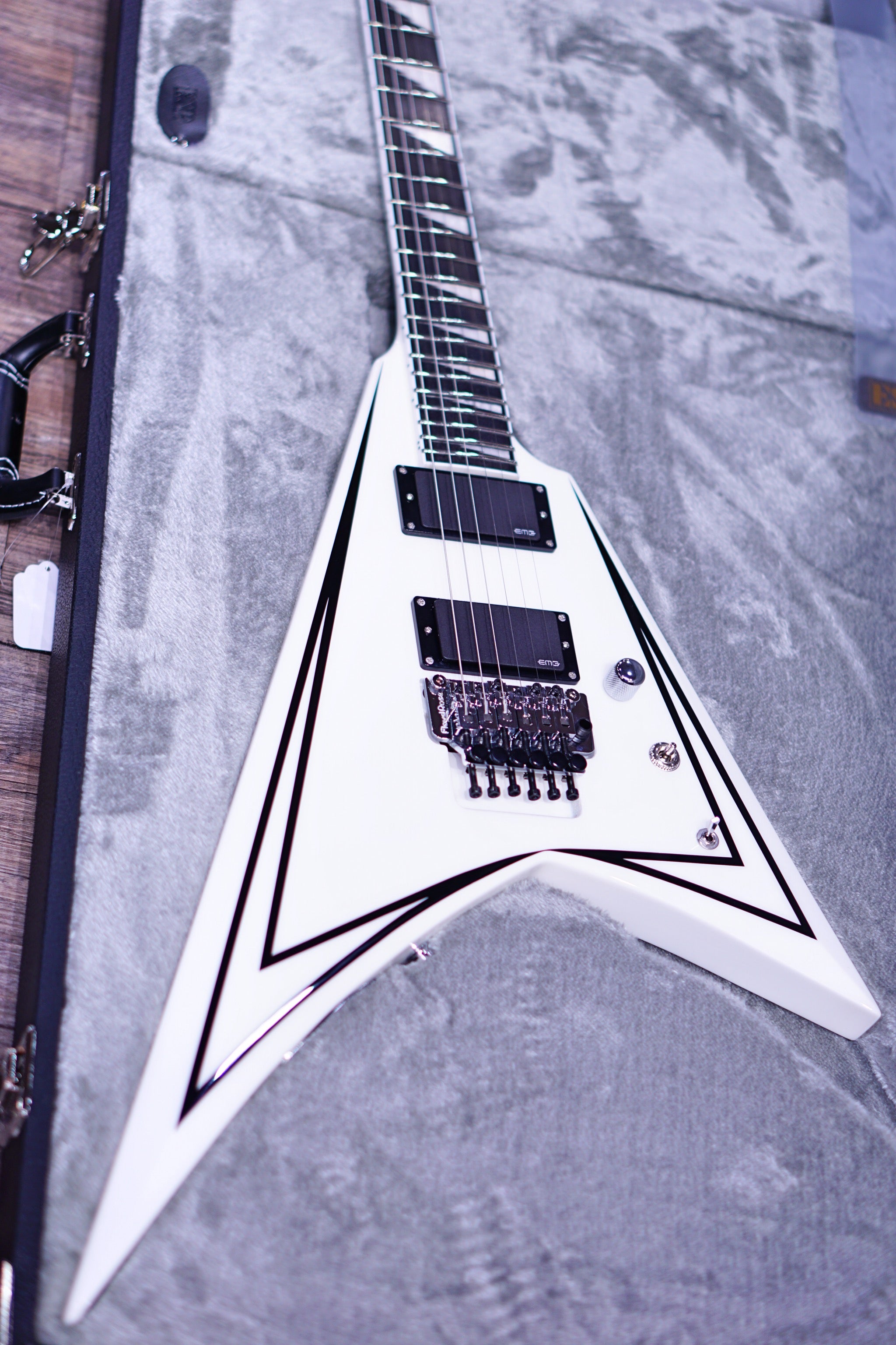 ESP E-II SV White Black Stripes ES5681213 - HIENDGUITAR E-II GUITAR