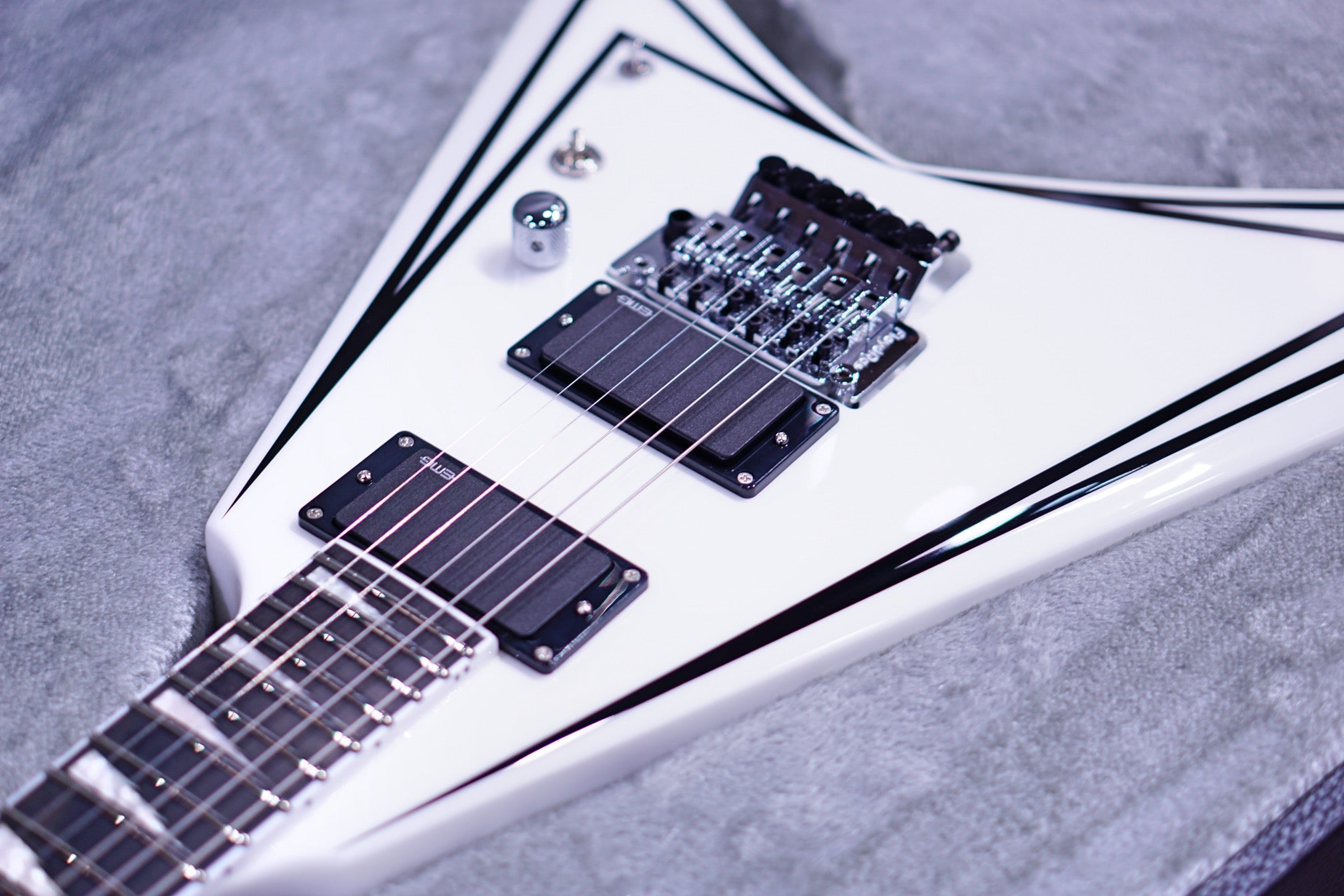 ESP E-II SV White Black Stripes ES5681213 - HIENDGUITAR E-II GUITAR