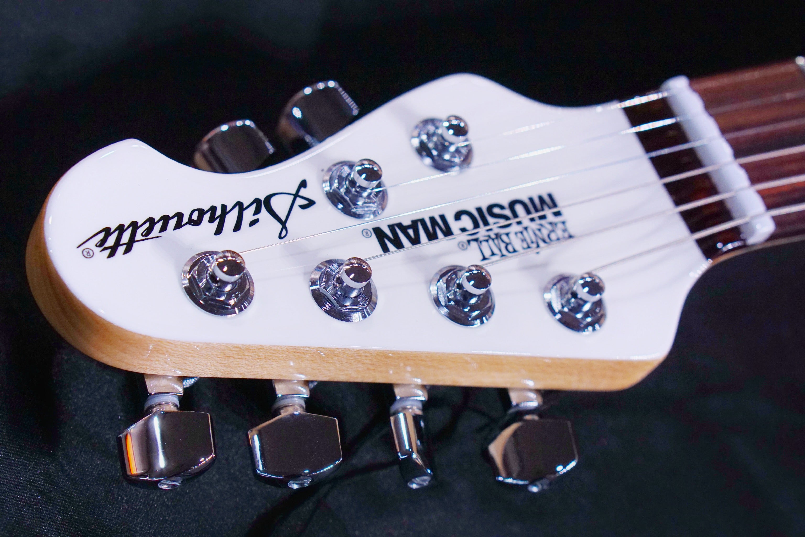 Ernie Ball Music Man Silhouette HSH Trem - White, Maple Fingerboard G99196 - HIENDGUITAR Musicman GUITAR